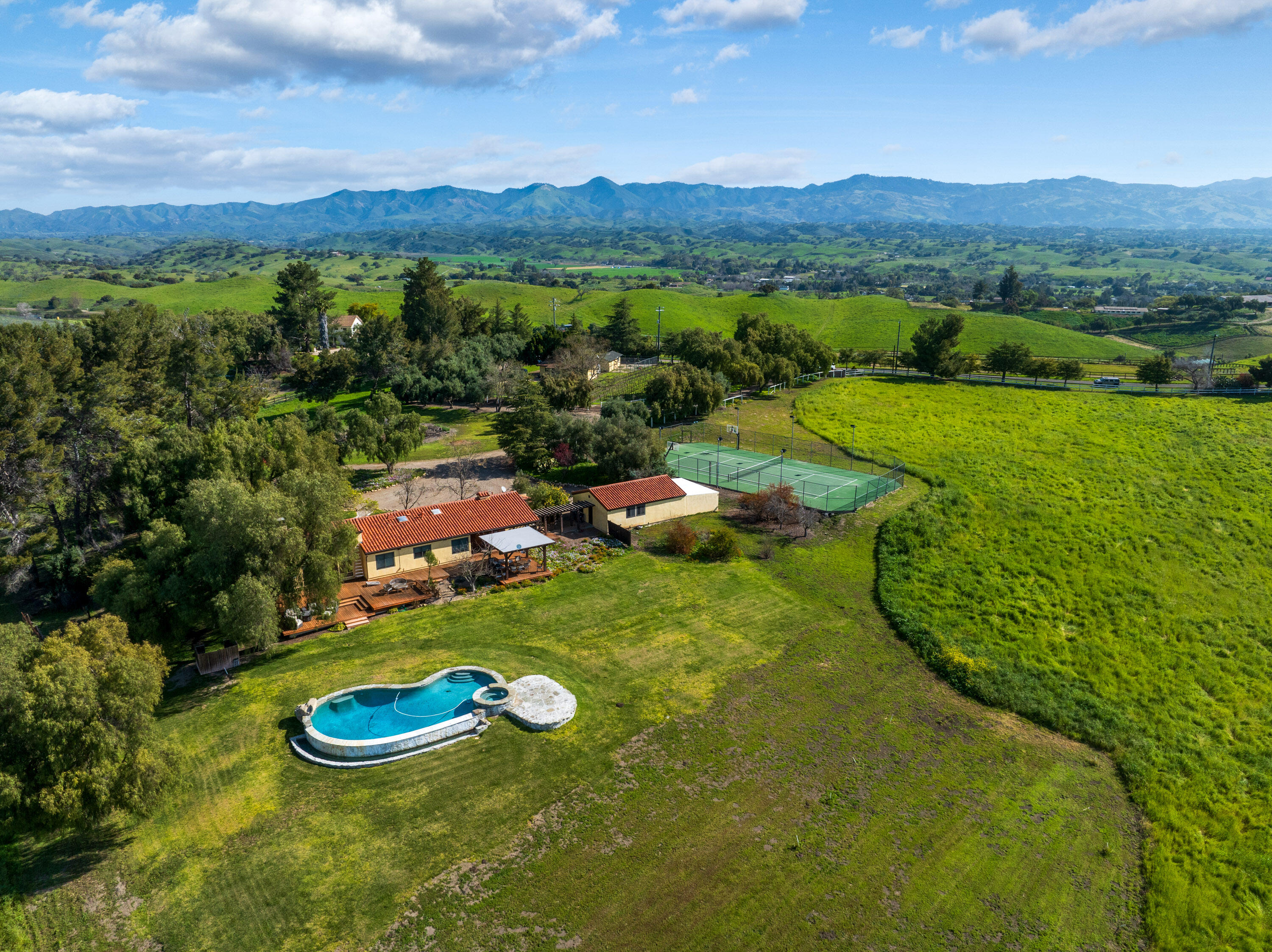 2851 Tapadero Road