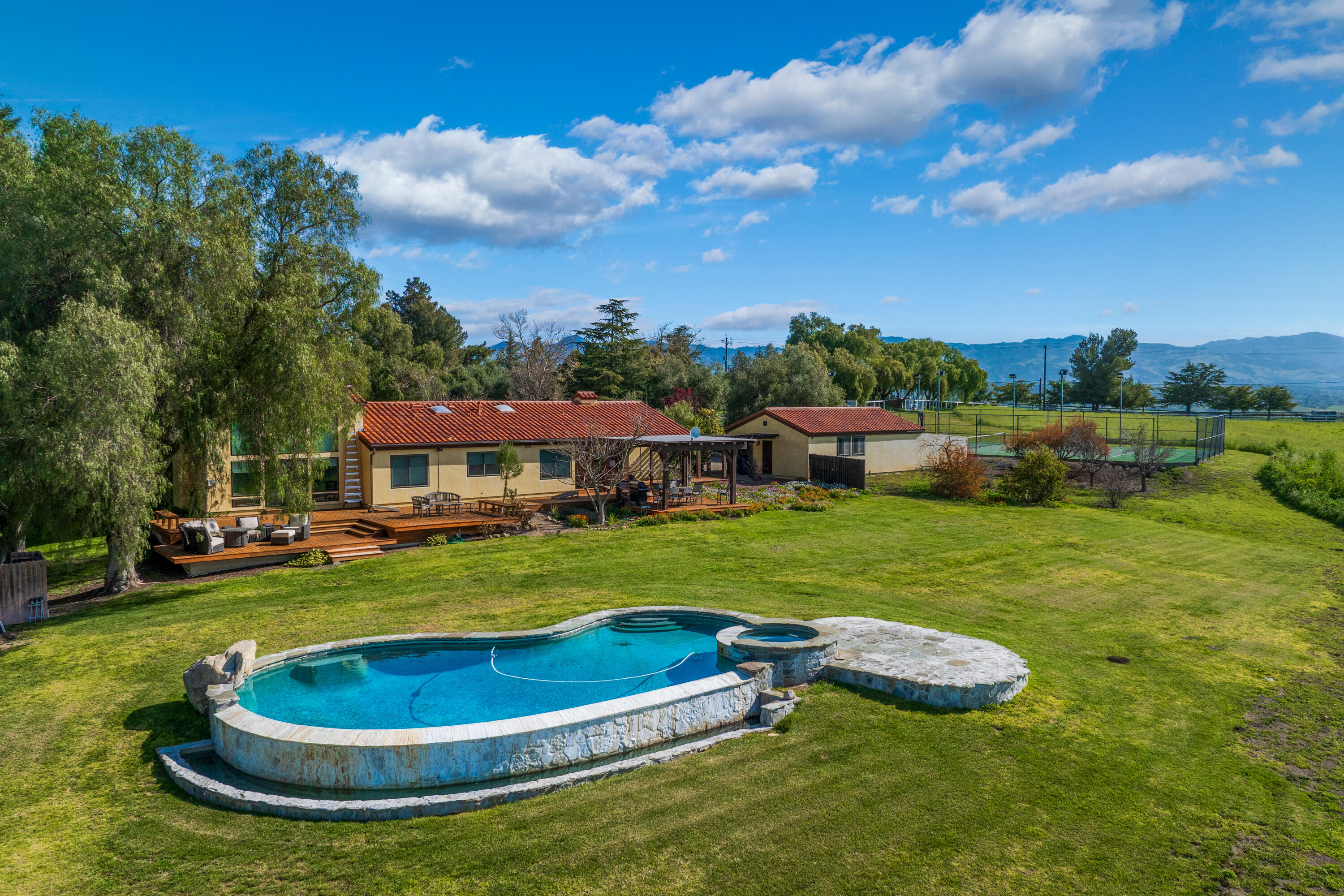 2851 Tapadero Road
