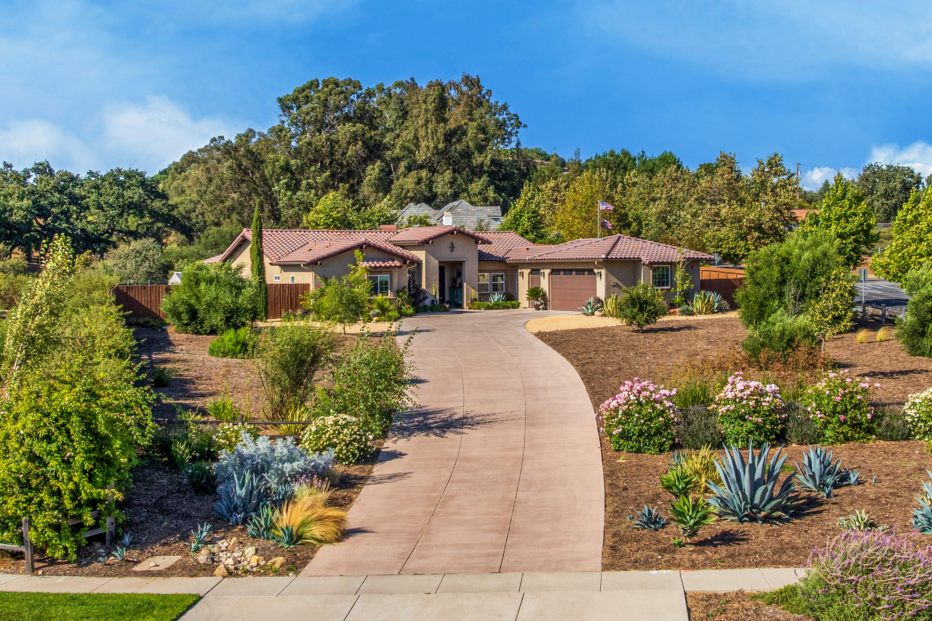 690 Valley Oak Road