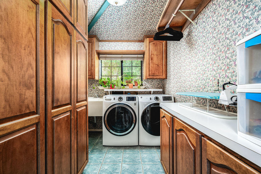 1700 Gypsy Canyon Road