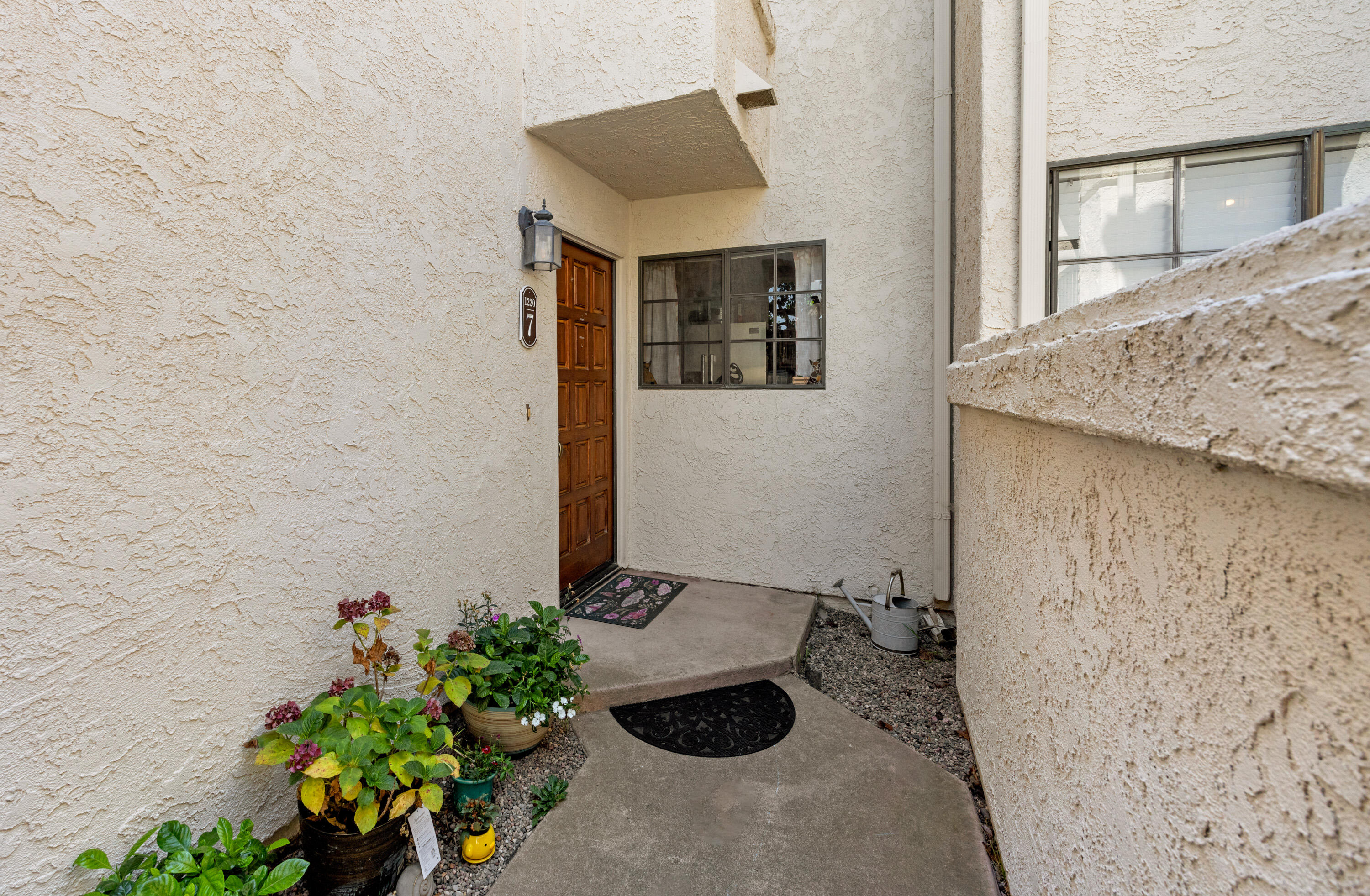 1220 Franciscan Court, 7