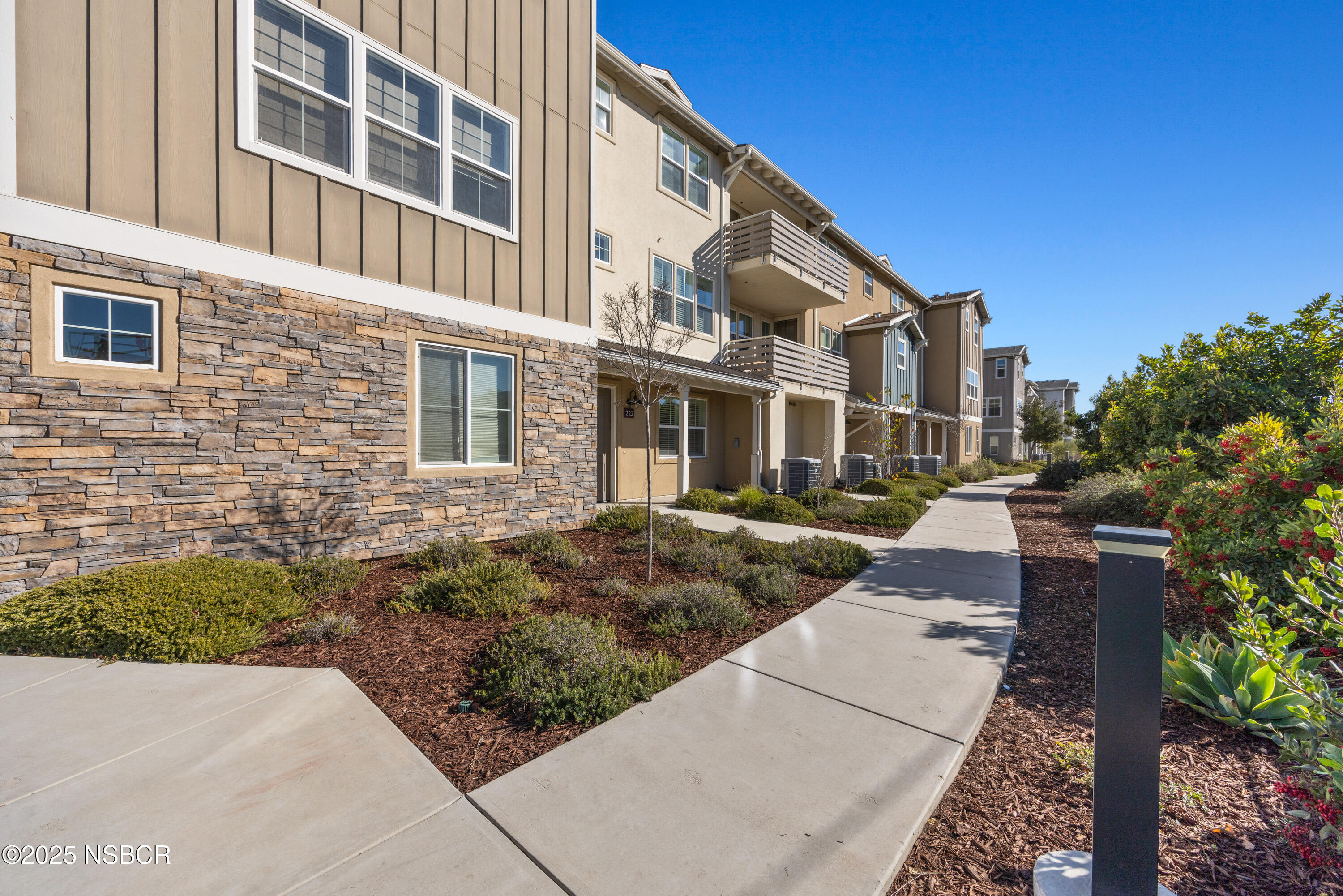 222 Bainbridge Court