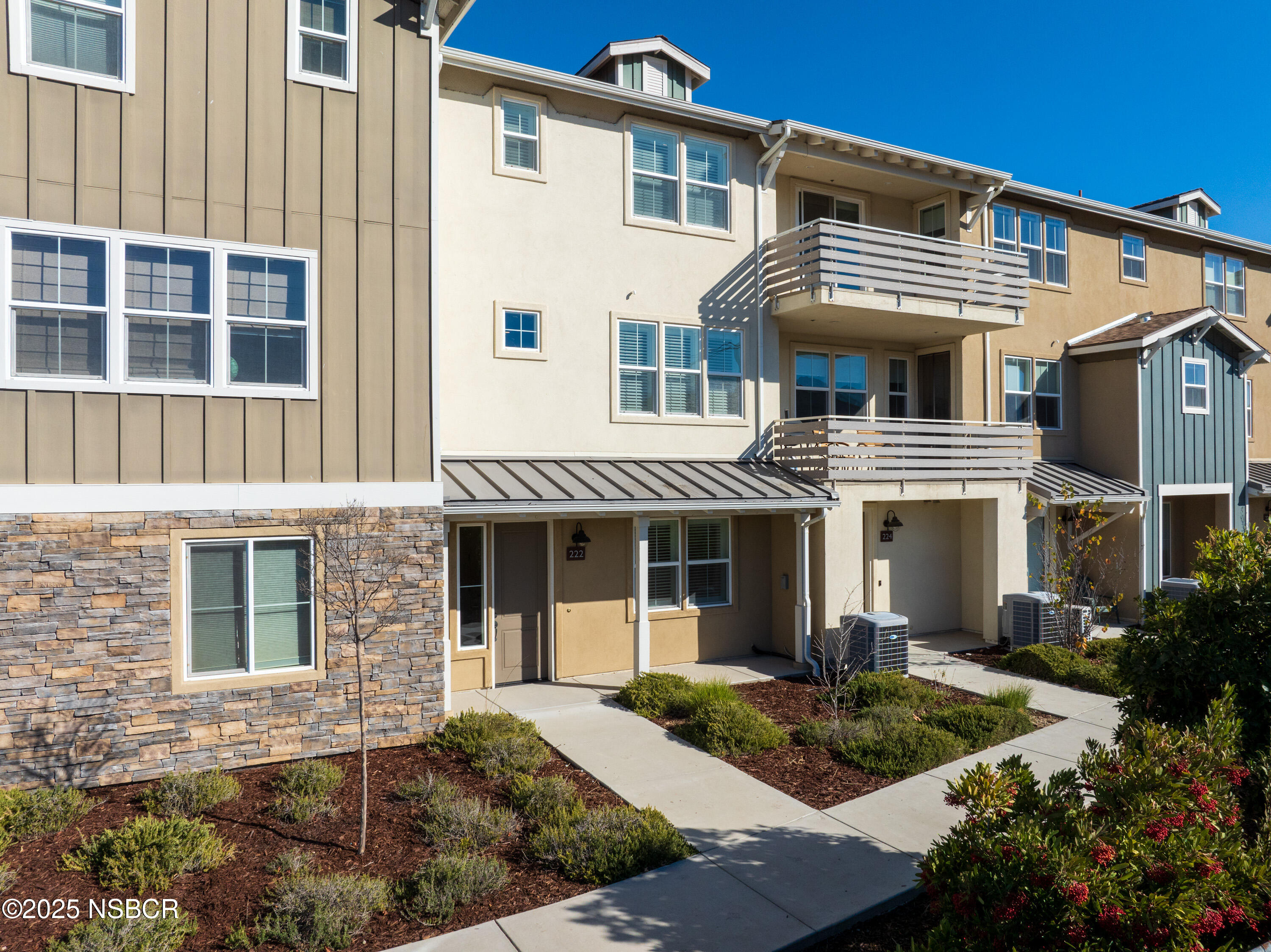 222 Bainbridge Court