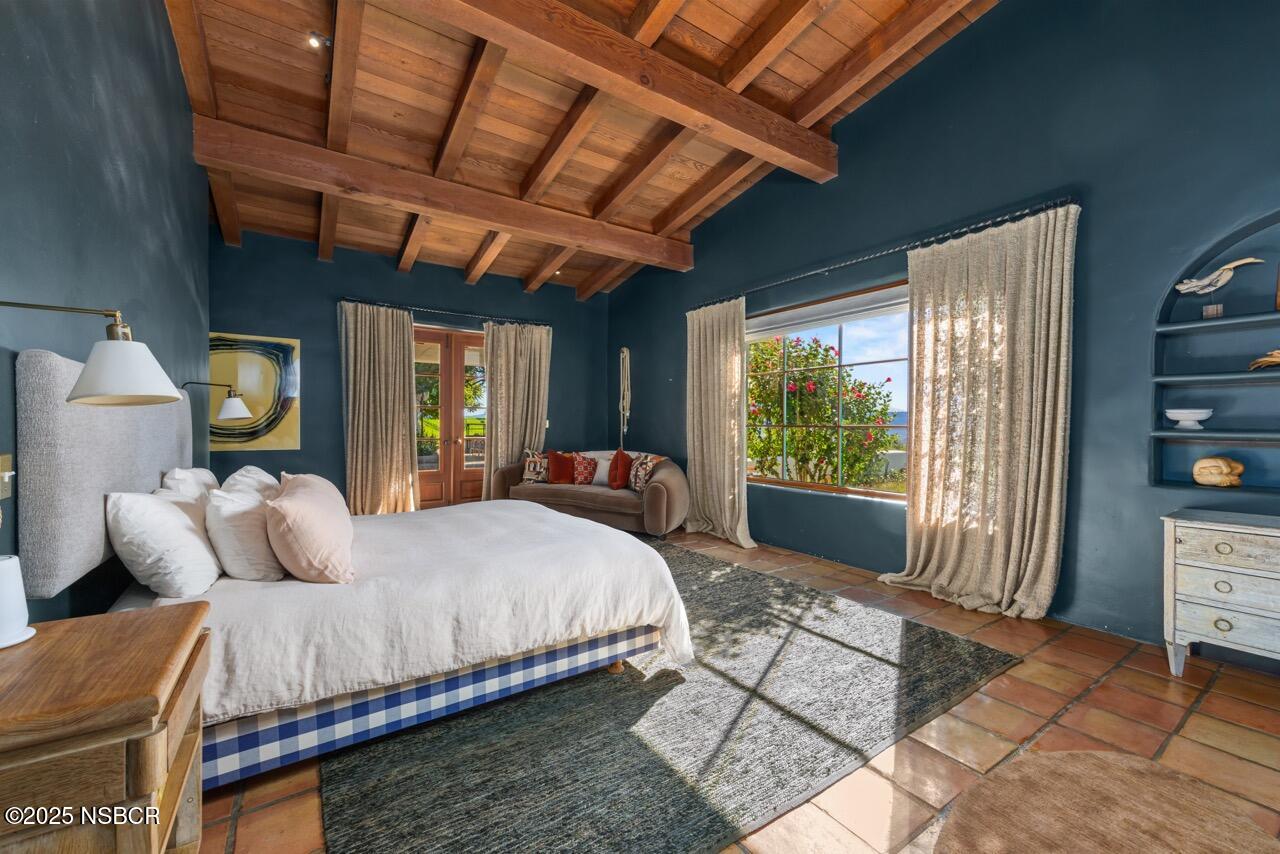 2830/2750 Calzada Avenue