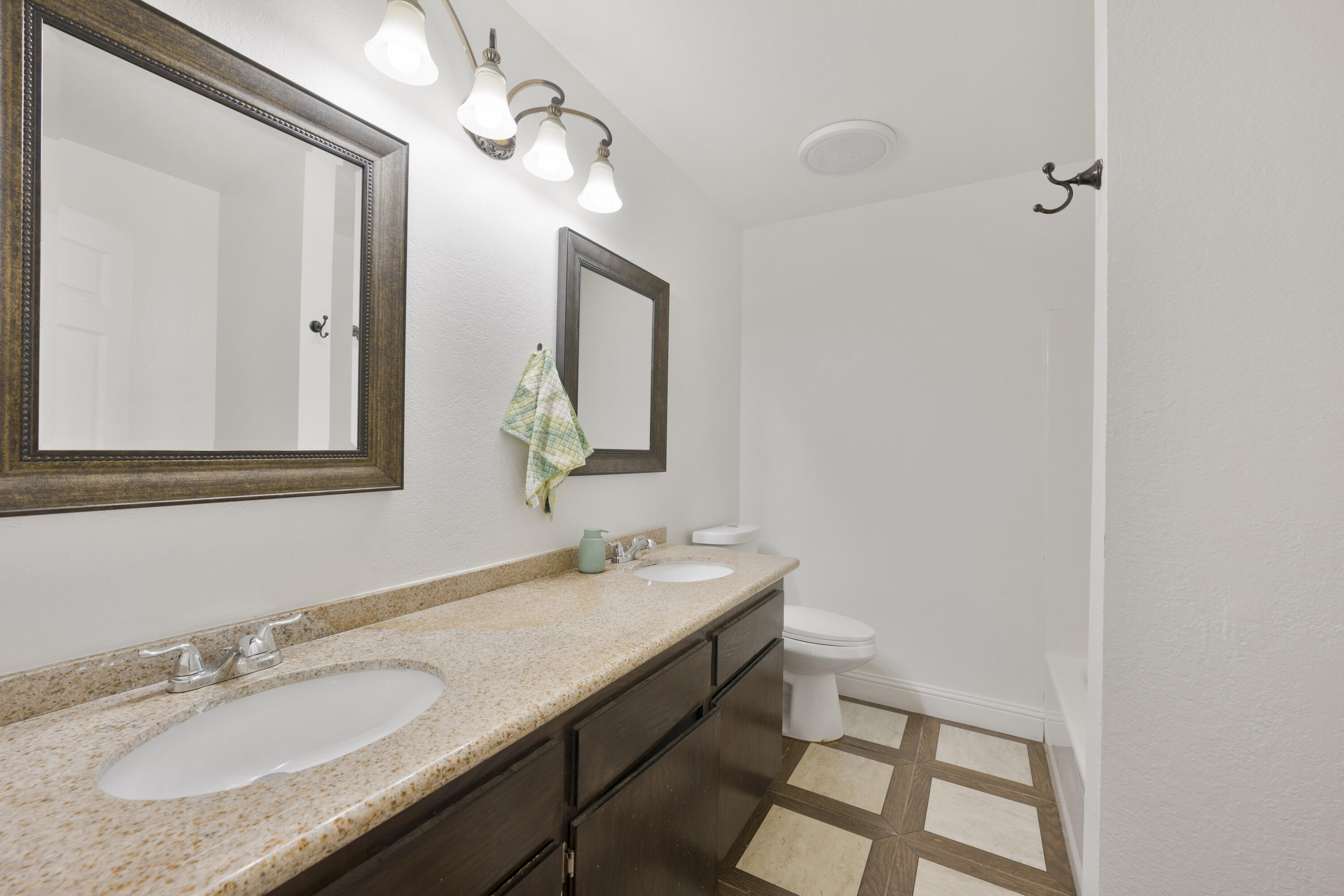 908 Northpoint Place