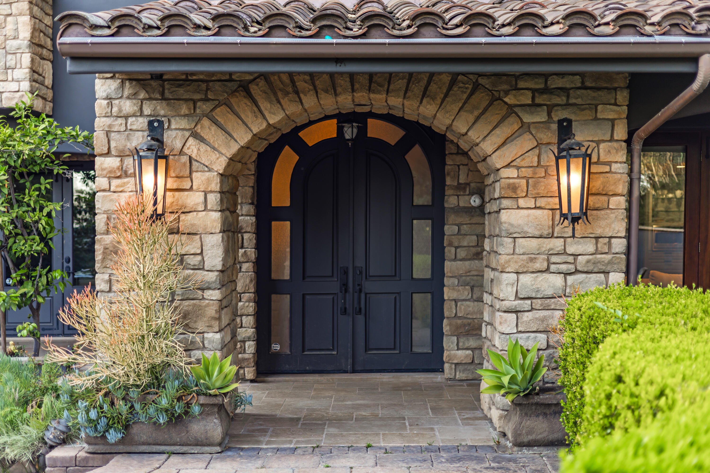 330 E Mountain Drive