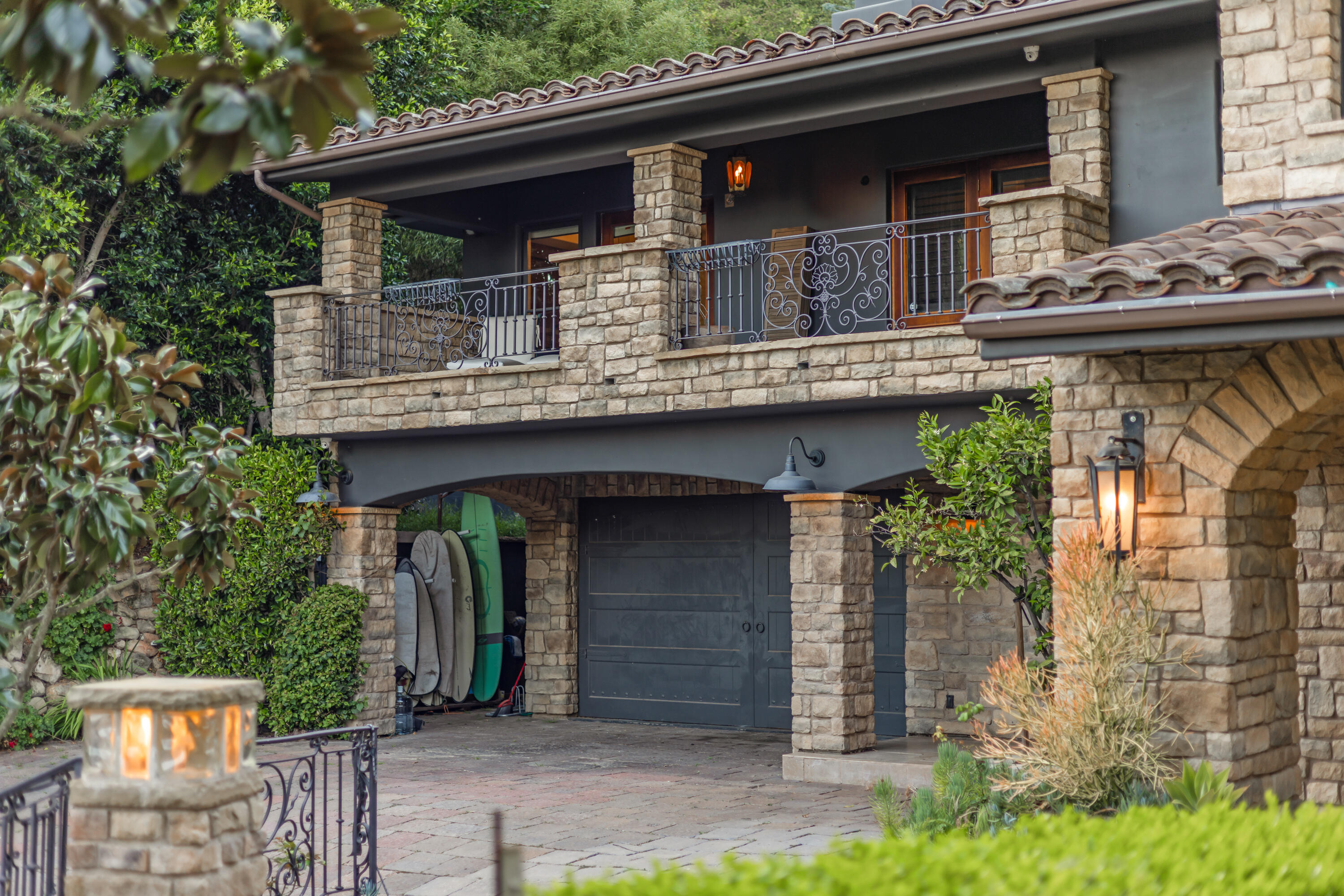 330 E Mountain Drive