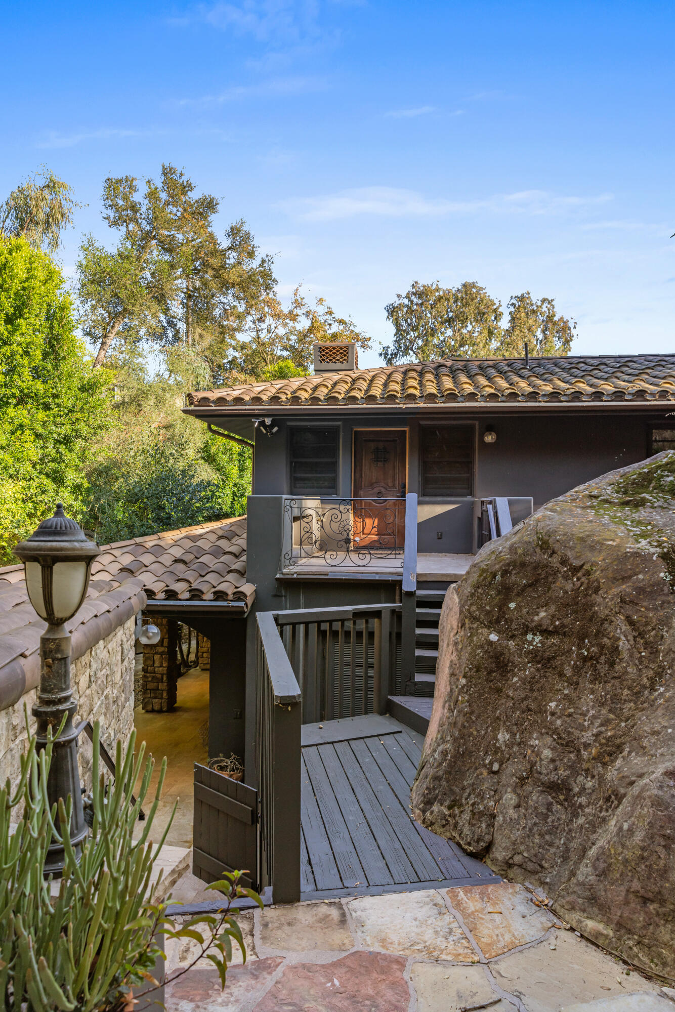 330 E Mountain Drive