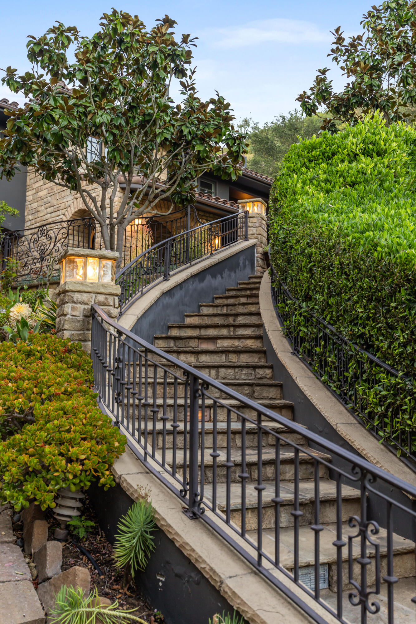 330 E Mountain Drive