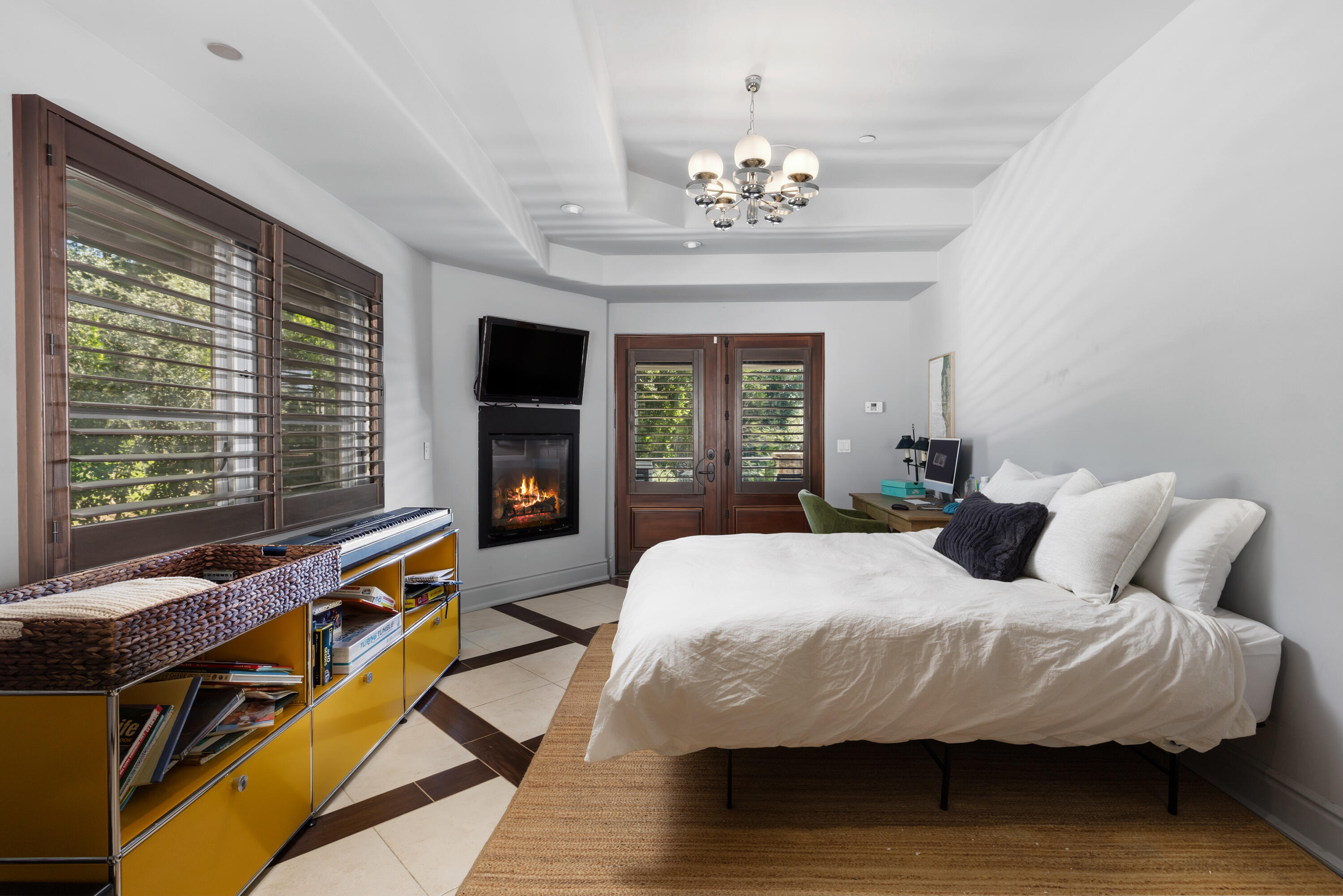 330 E Mountain Drive