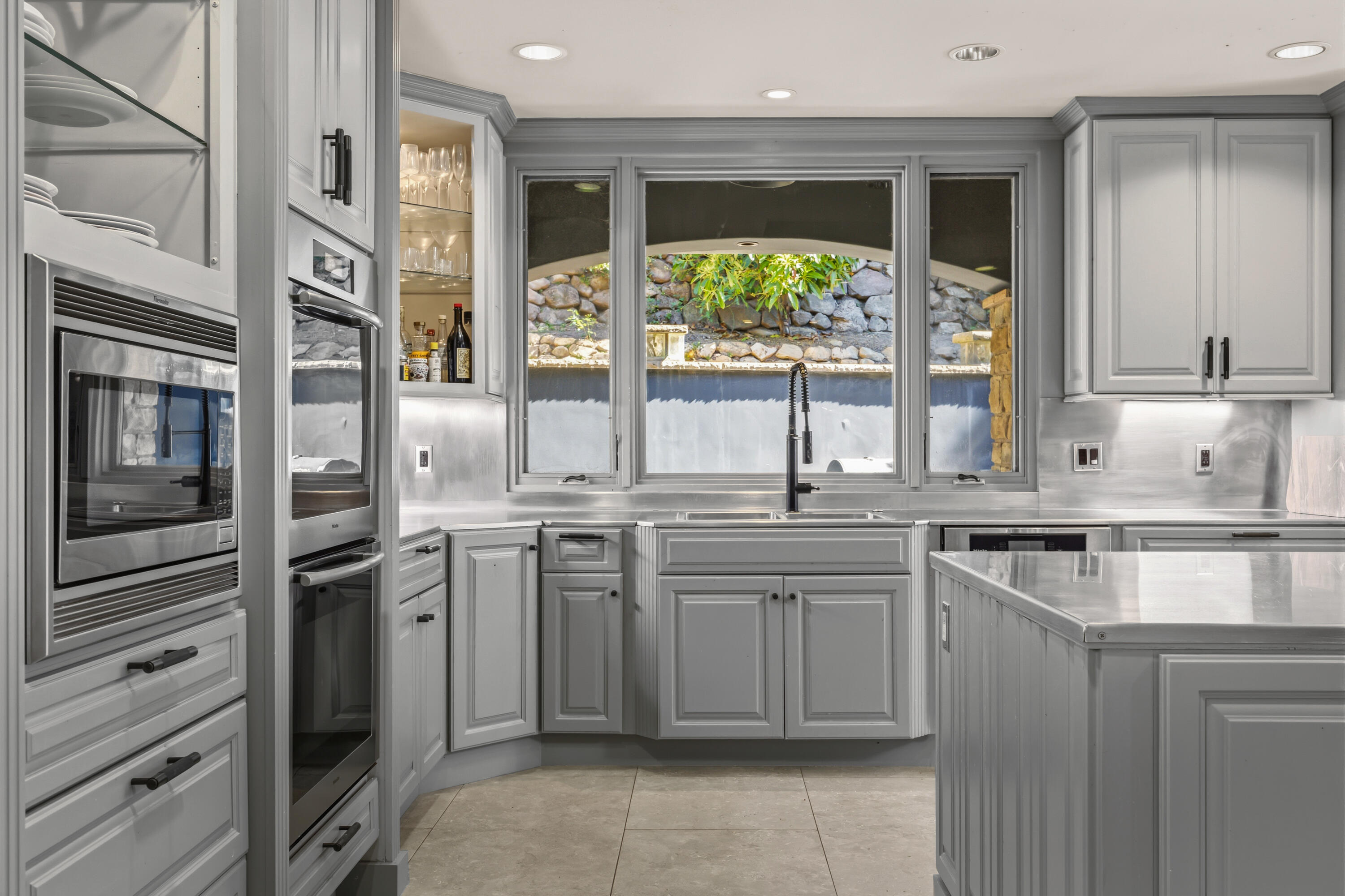 330 E Mountain Drive