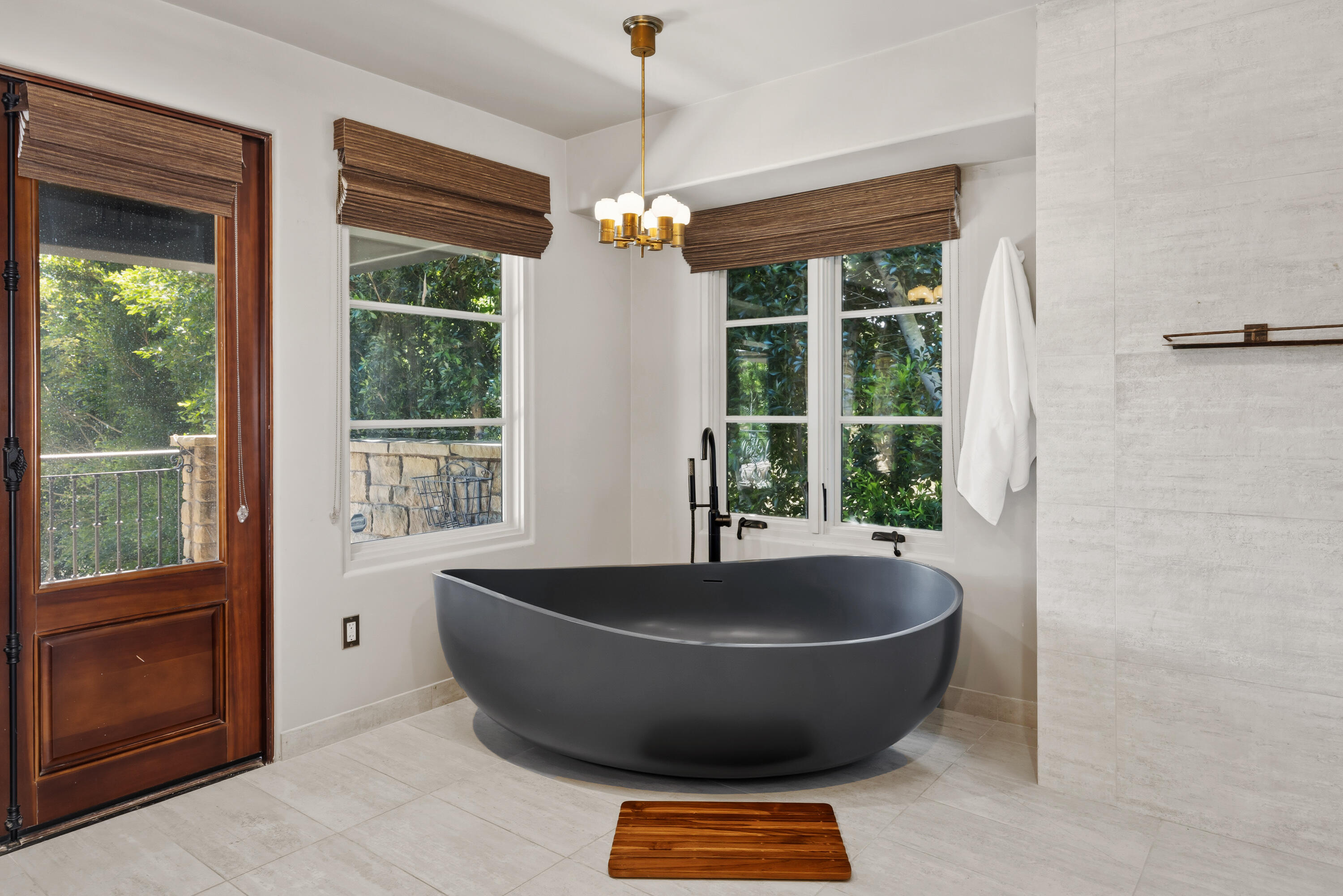 330 E Mountain Drive