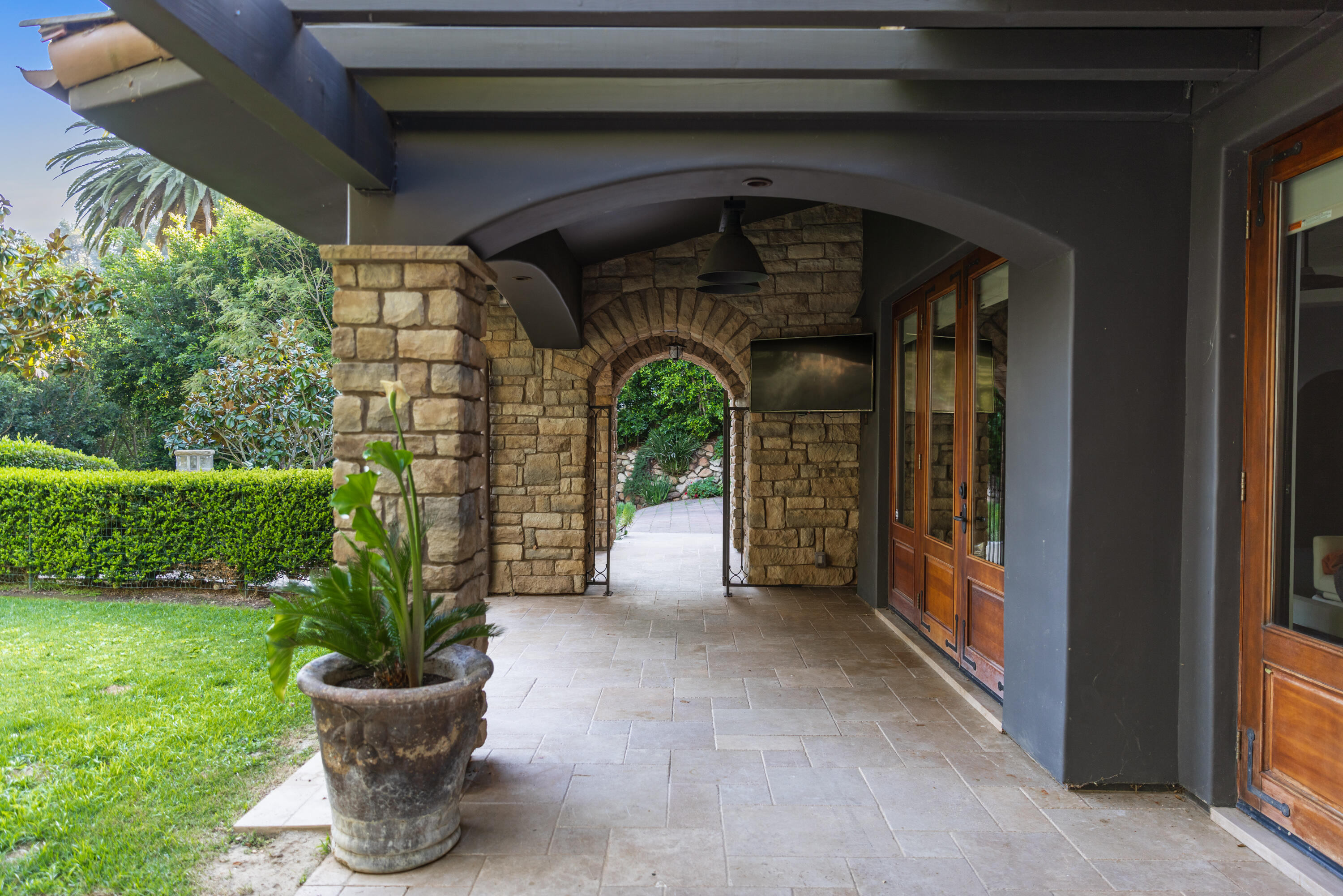 330 E Mountain Drive