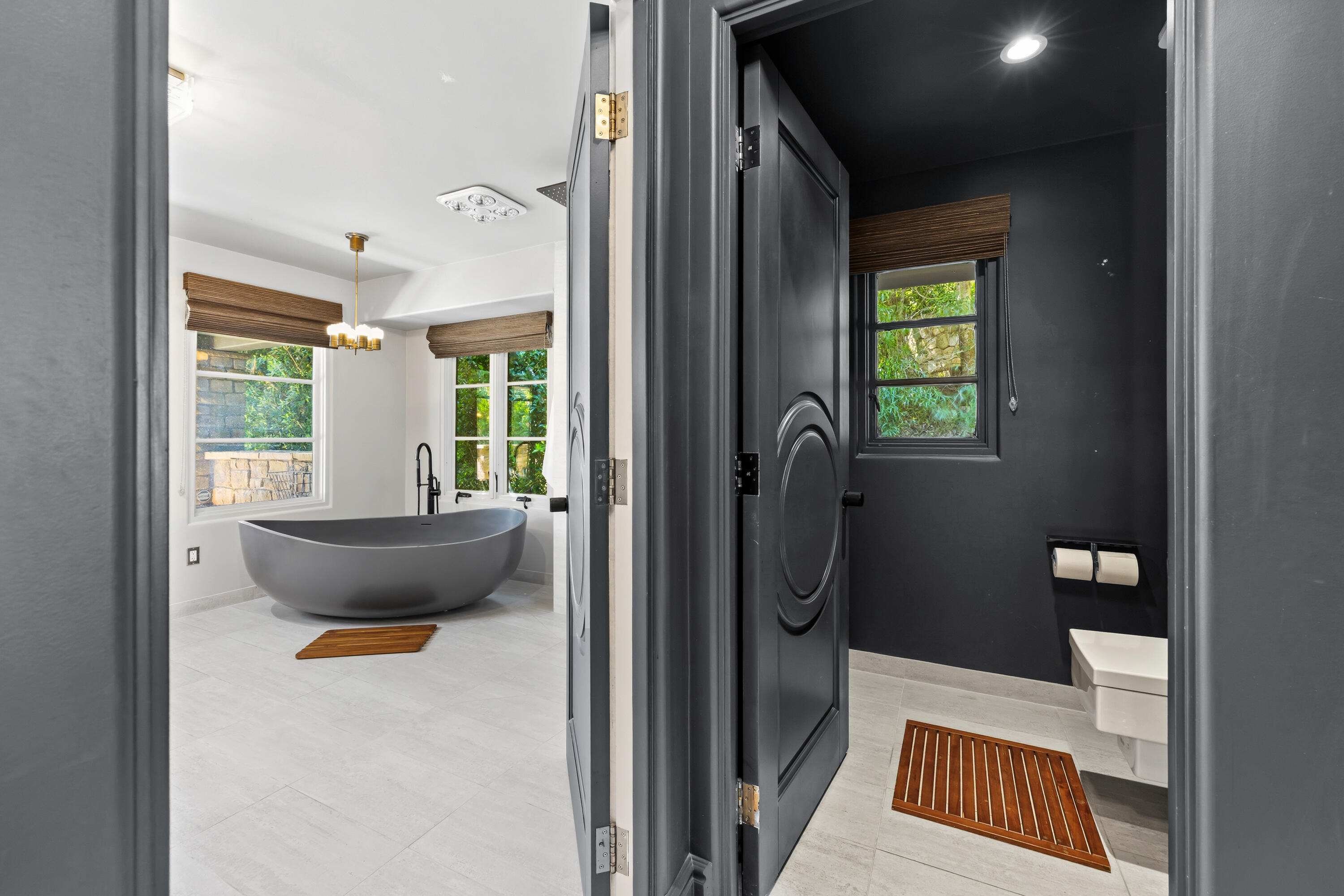 330 E Mountain Drive