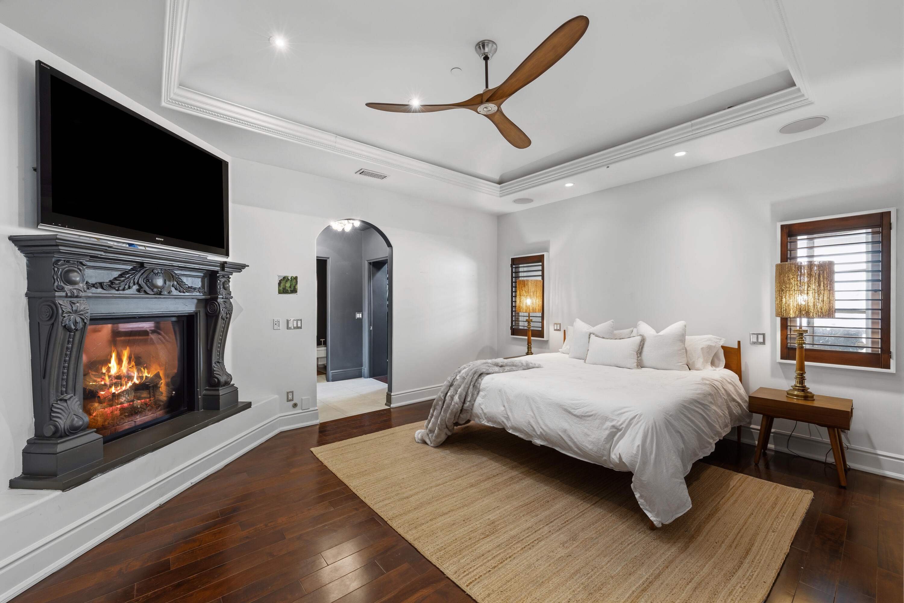 330 E Mountain Drive