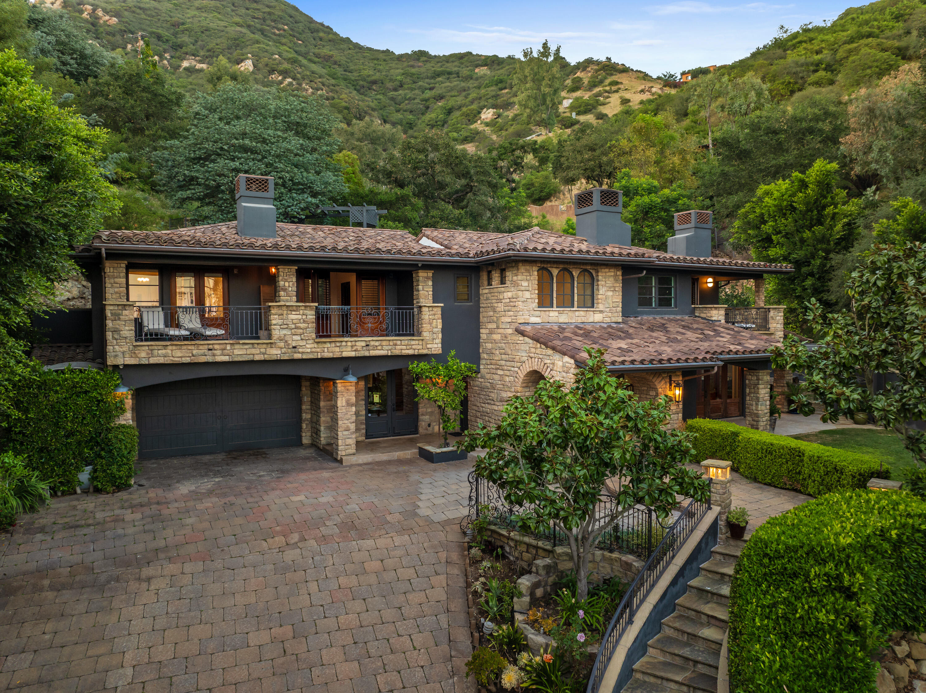 330 E Mountain Drive