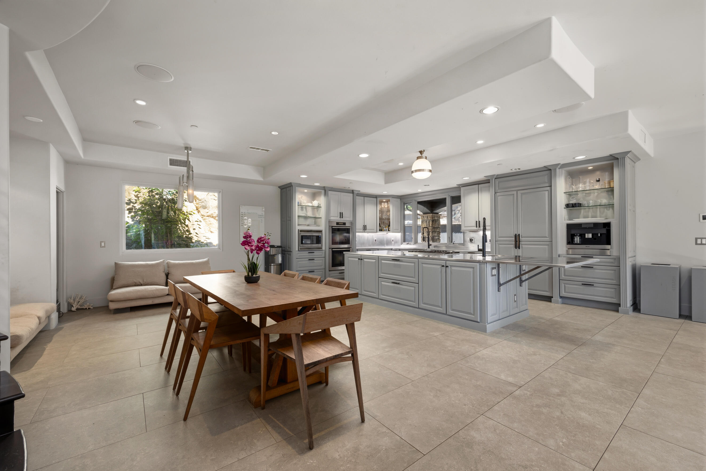 330 E Mountain Drive