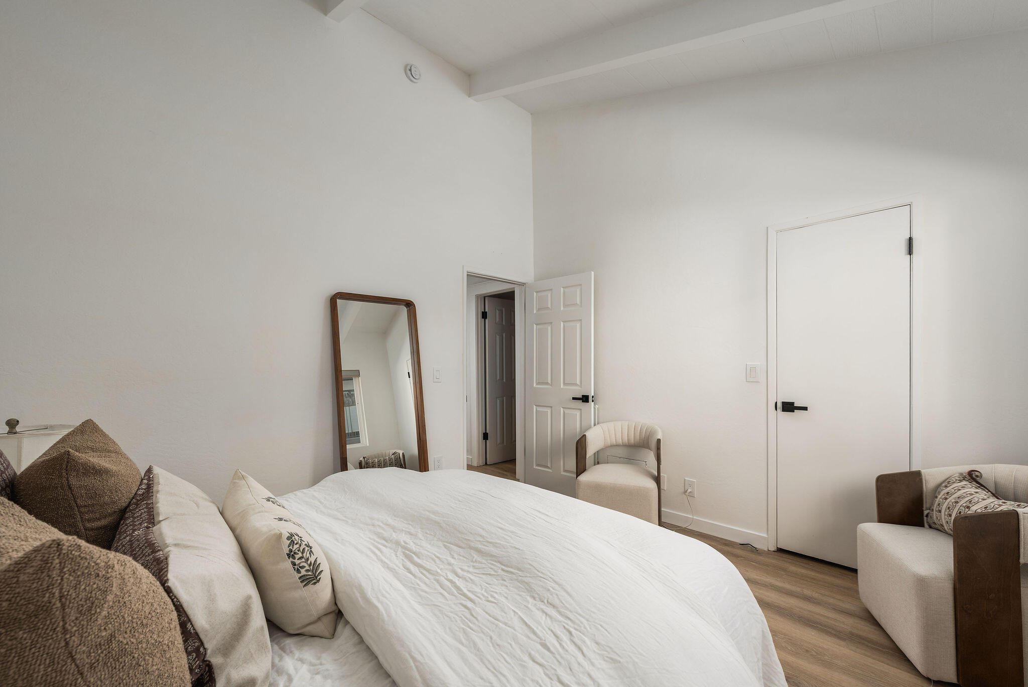 864 Highland Drive 6