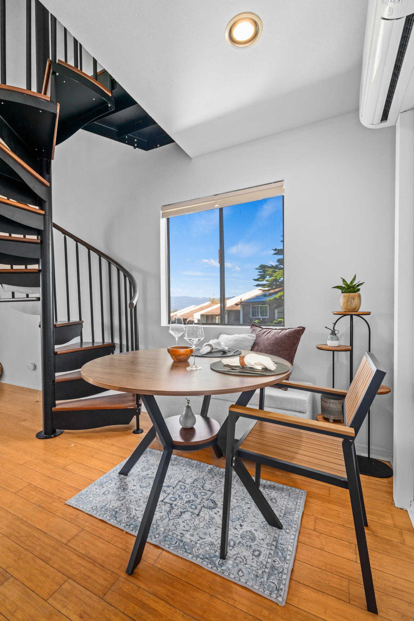 976 Miramonte Drive Apt 4