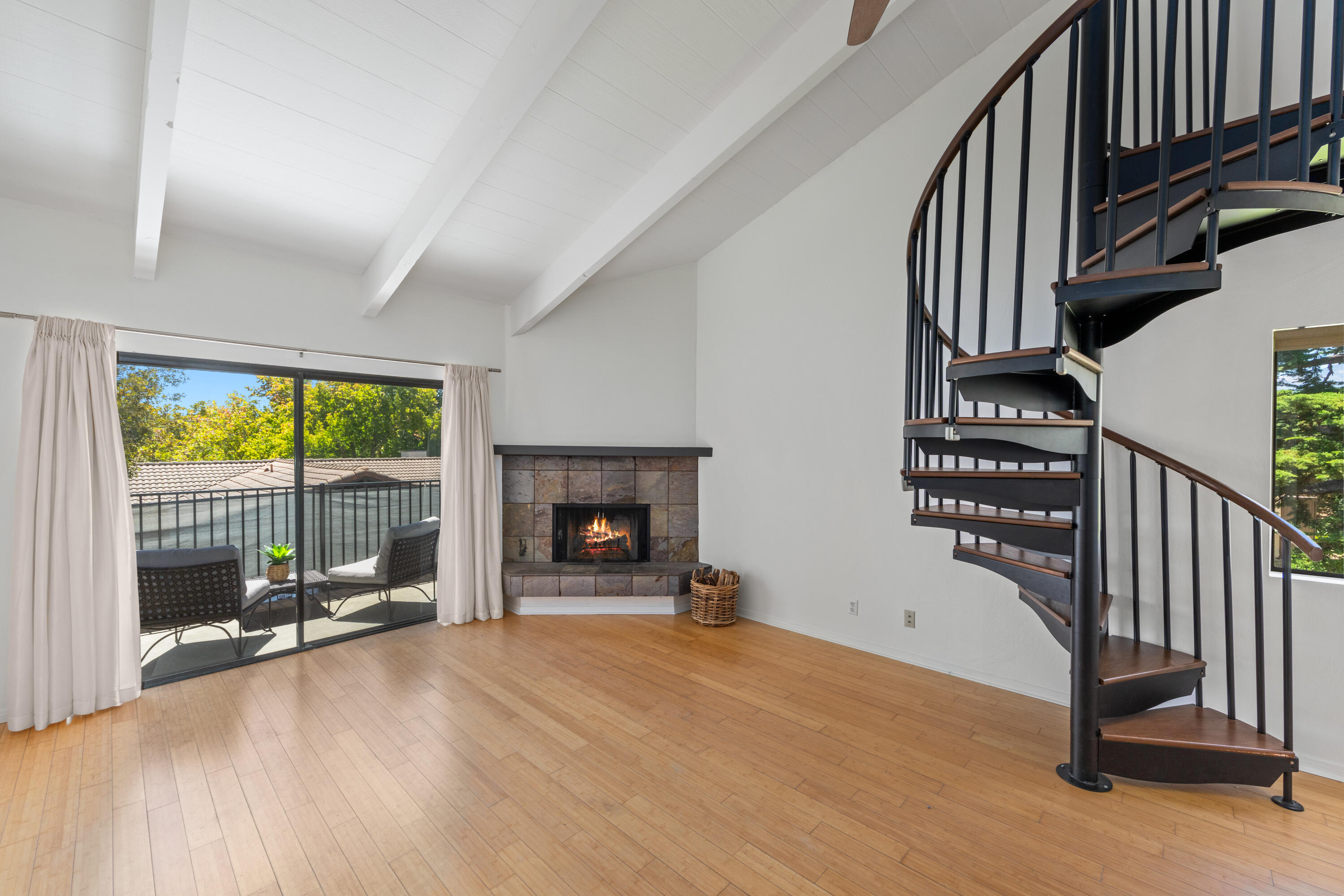 976 Miramonte Drive Apt 4