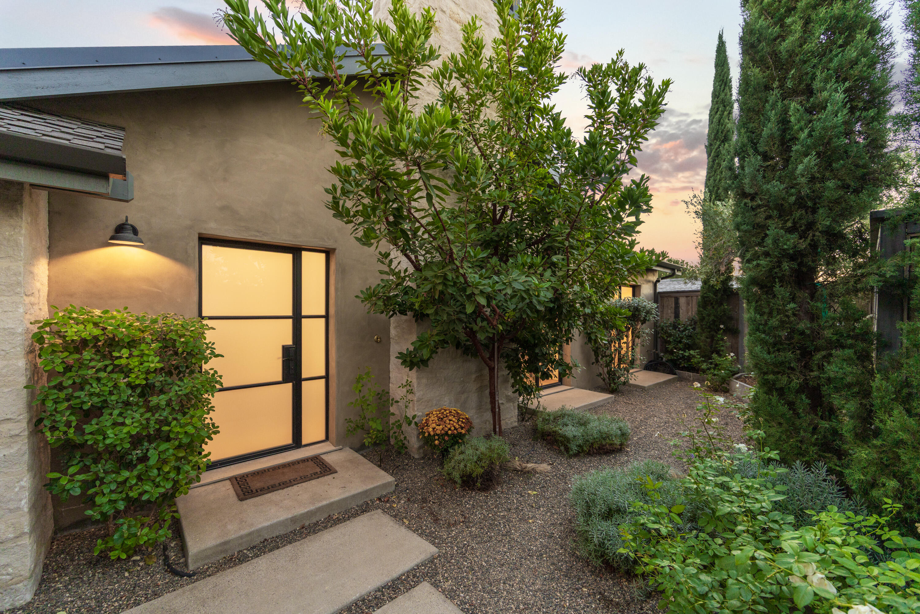 1674 Laurel Avenue Unit 1