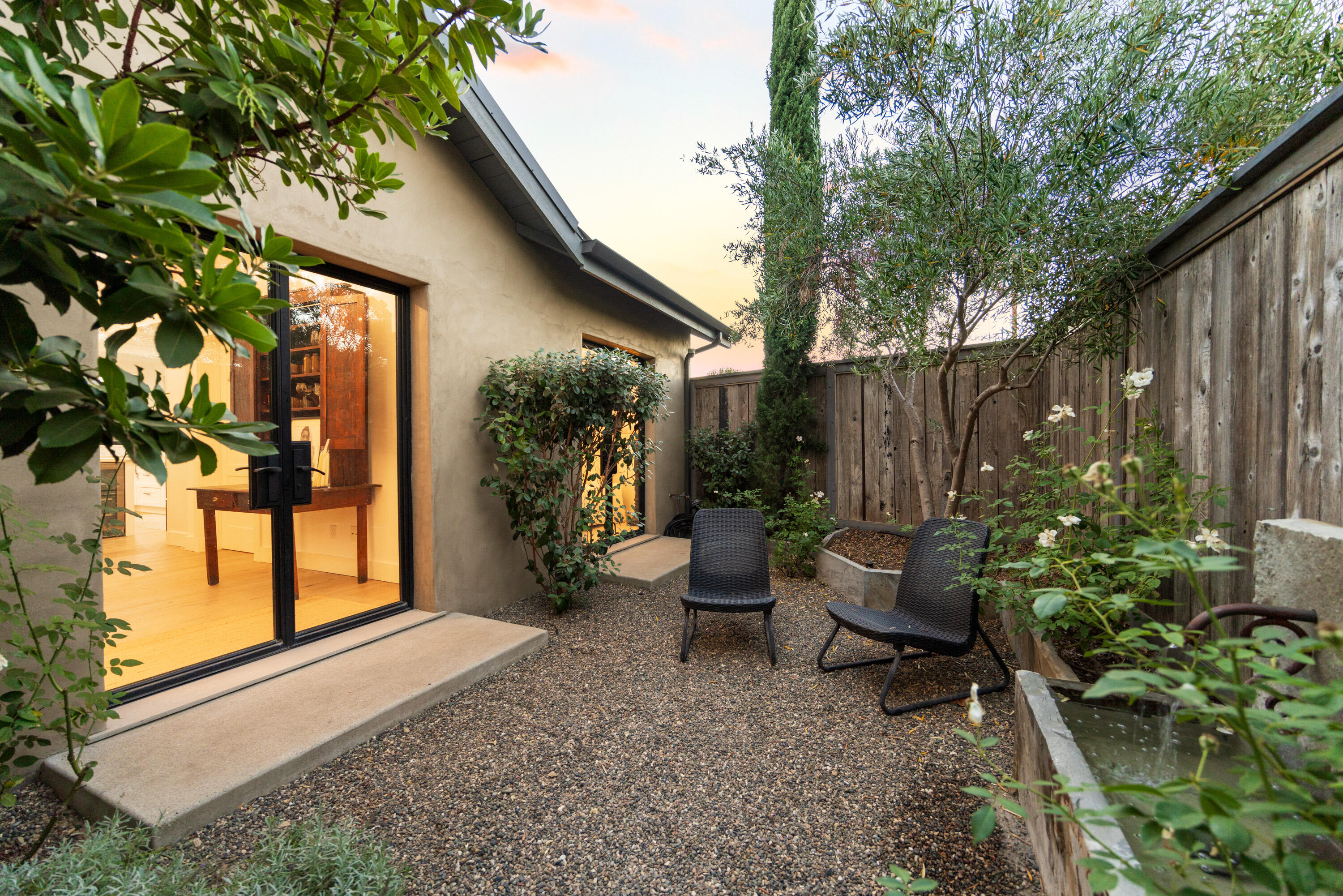 1674 Laurel Avenue Unit 1