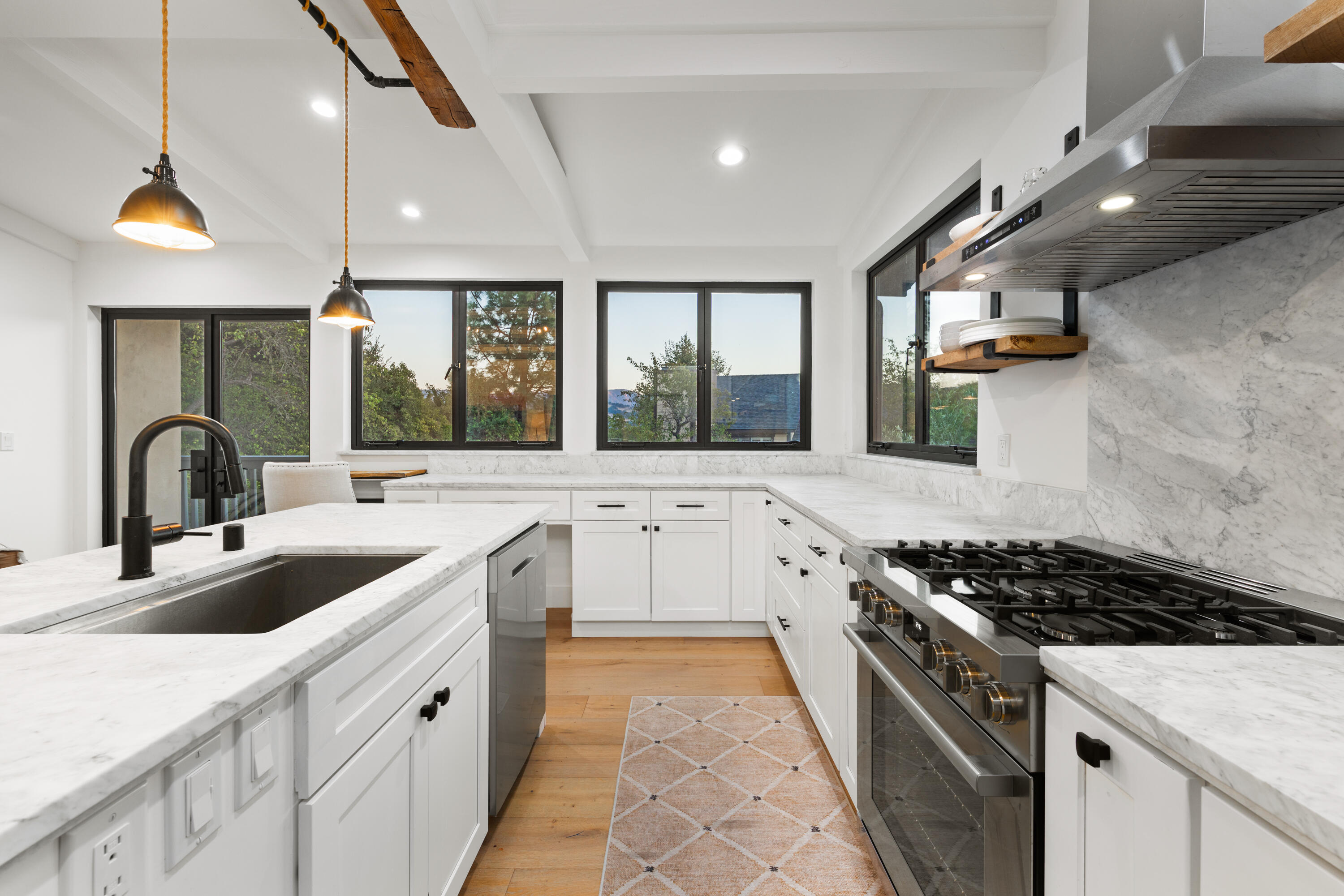 1674 Laurel Avenue Unit 1