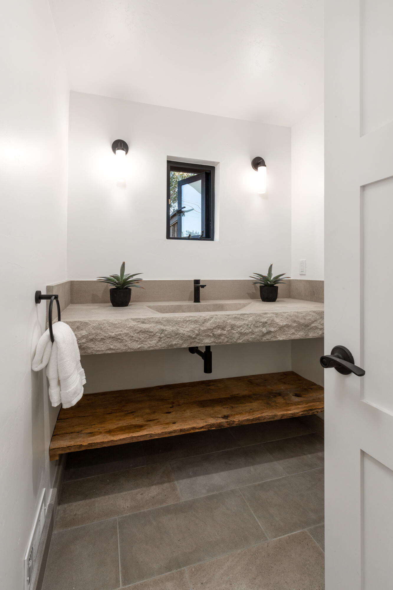 1674 Laurel Avenue Unit 1