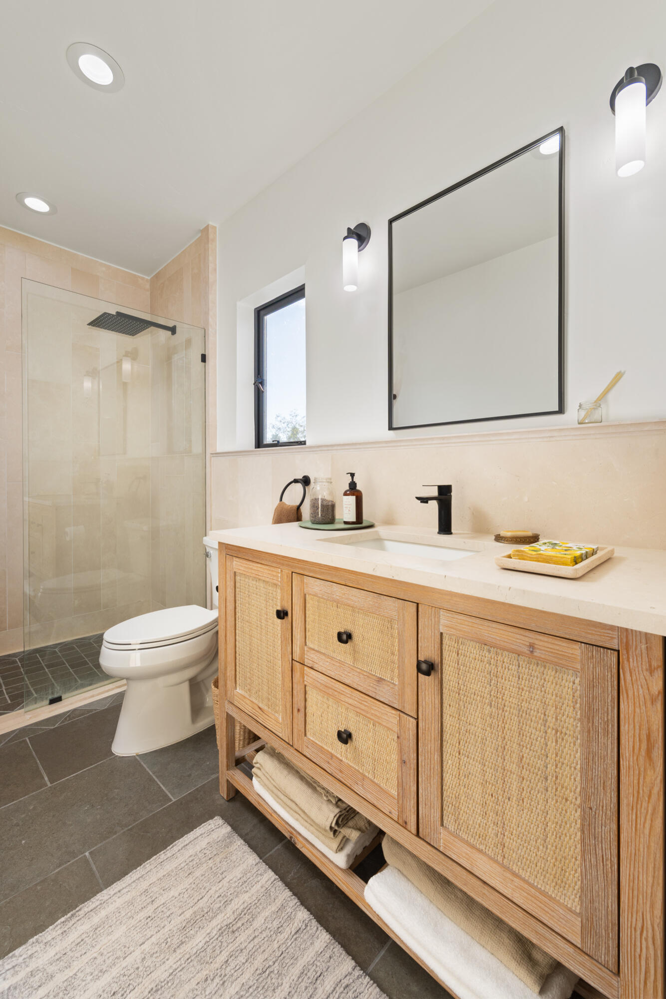 1674 Laurel Avenue Unit 1