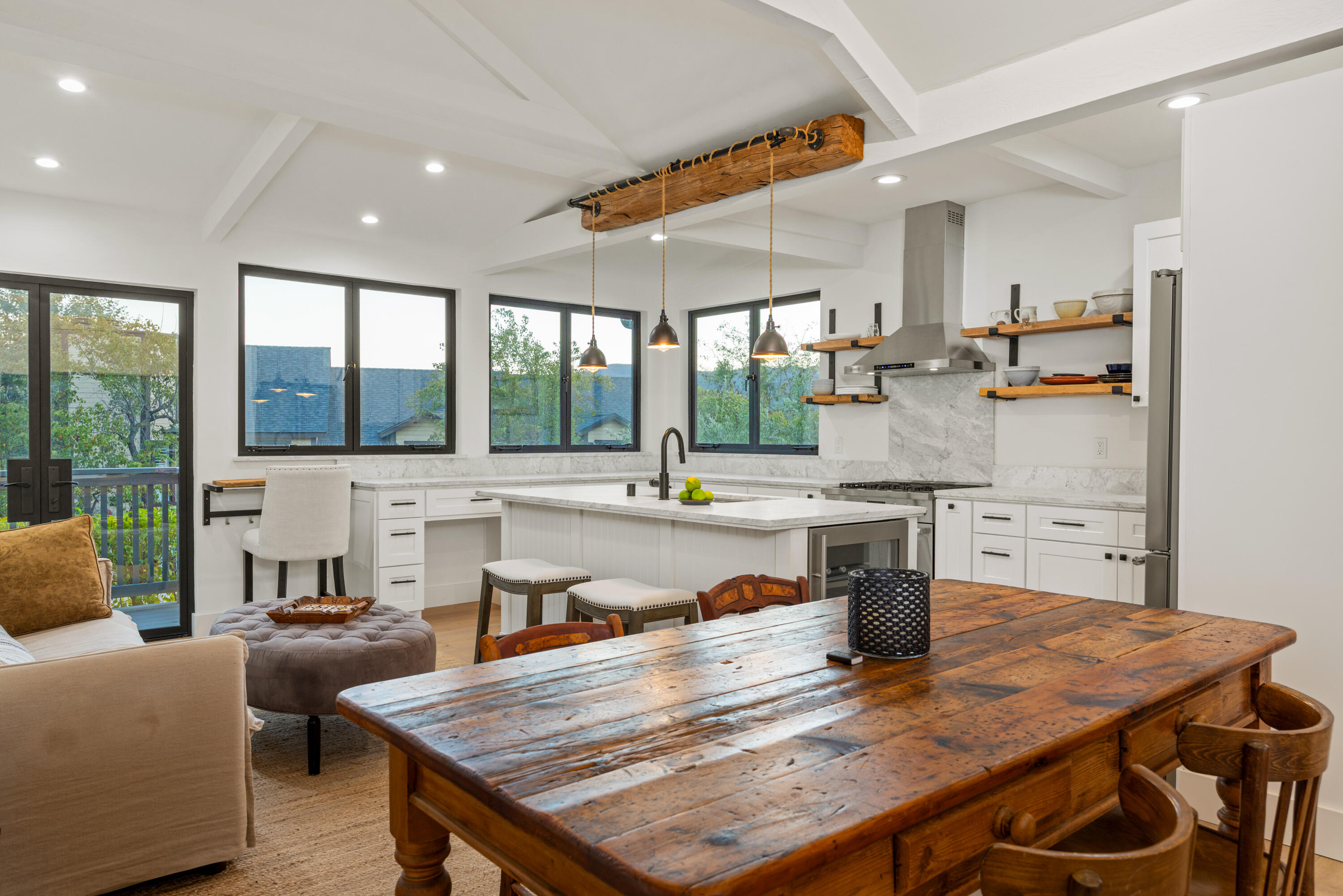 1674 Laurel Avenue Unit 1