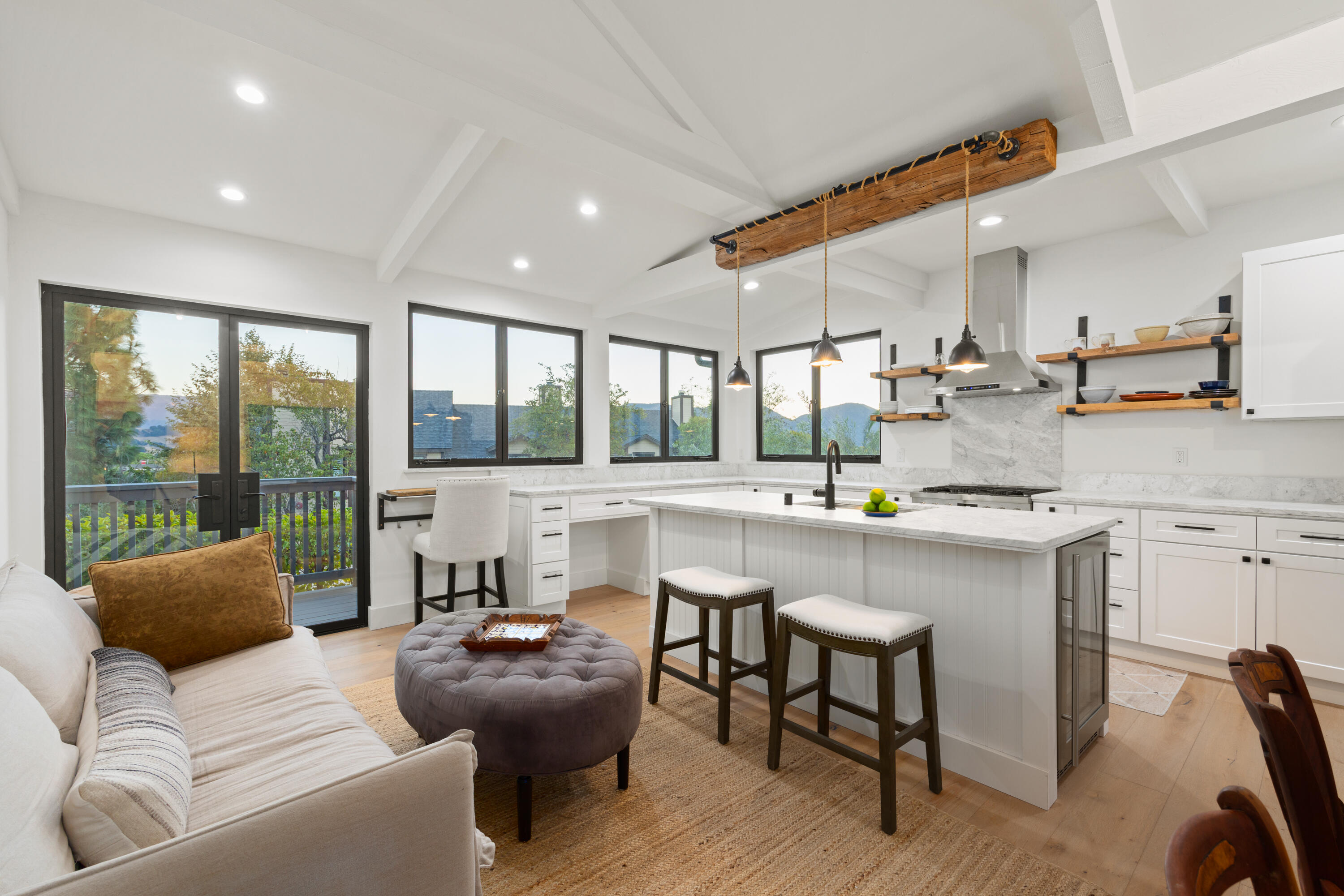 1674 Laurel Avenue Unit 1