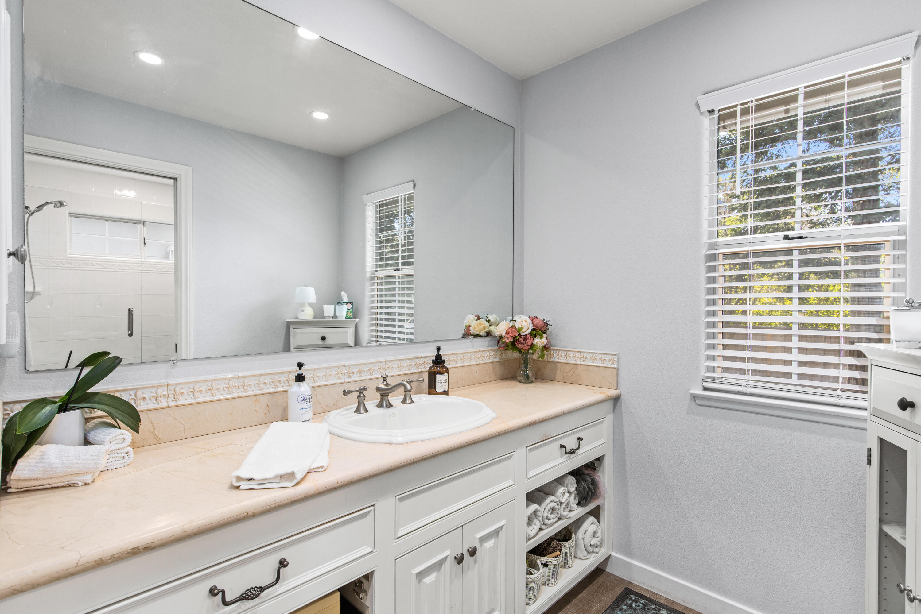 922 College Canyon Road