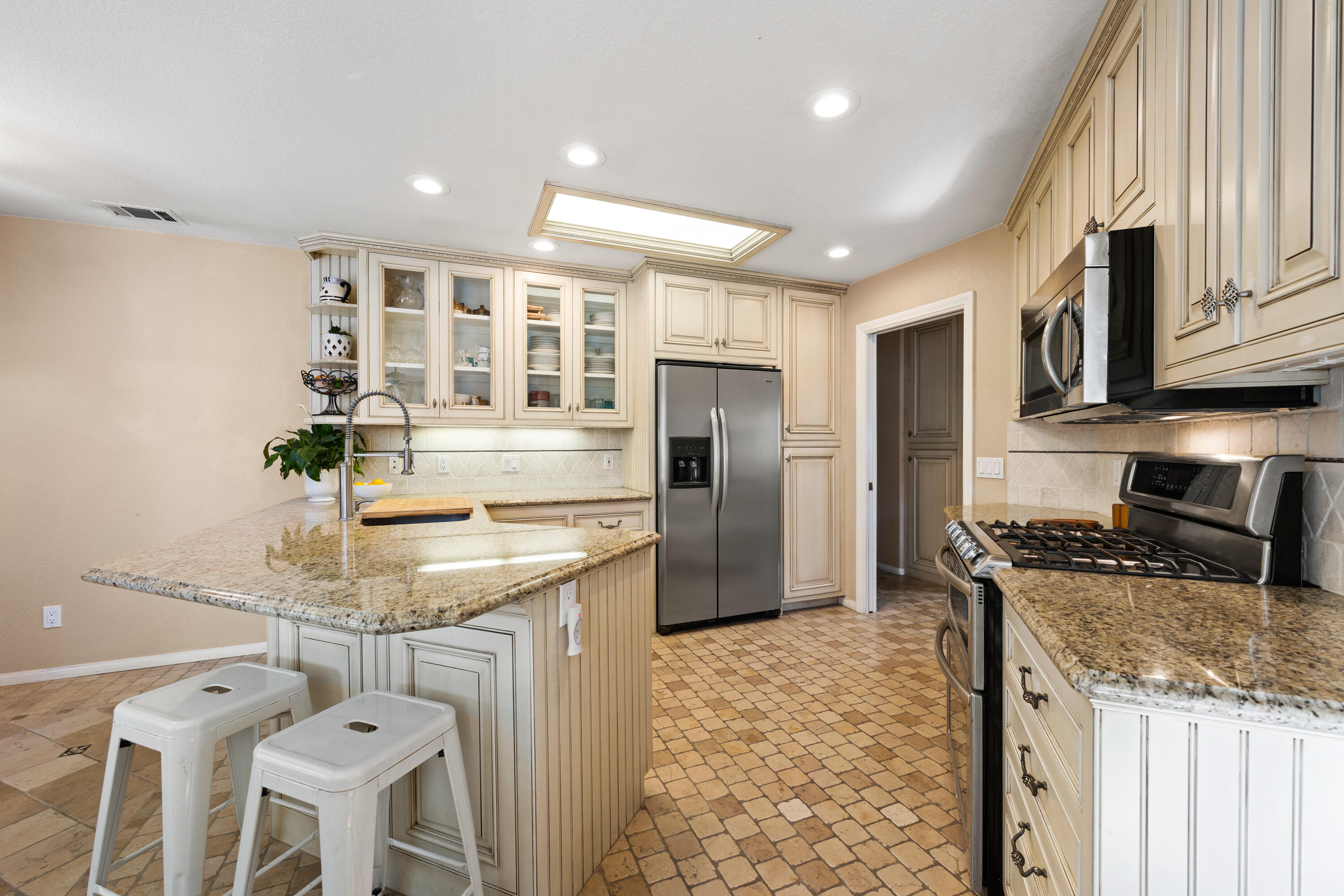 922 College Canyon Road