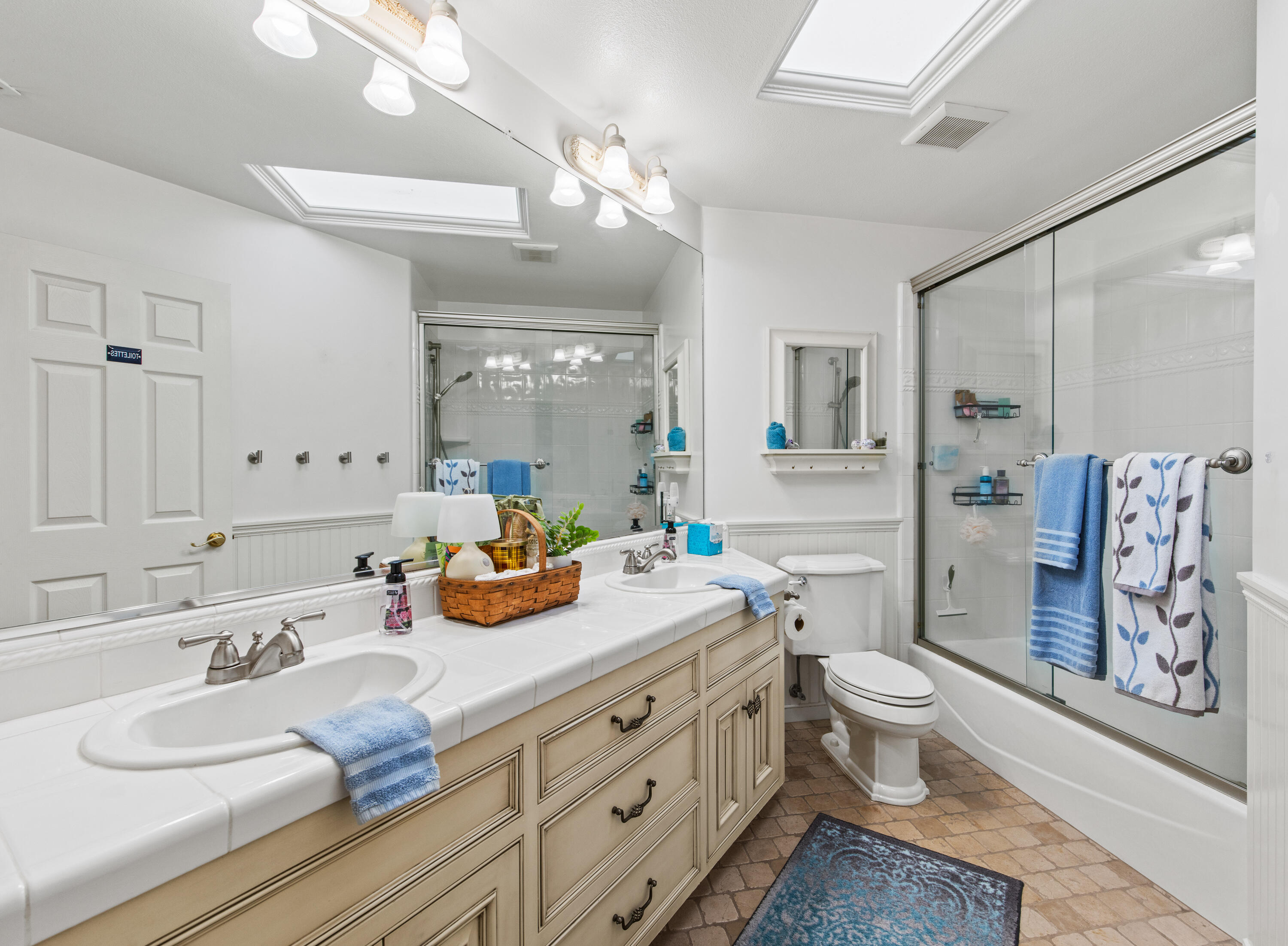 922 College Canyon Road