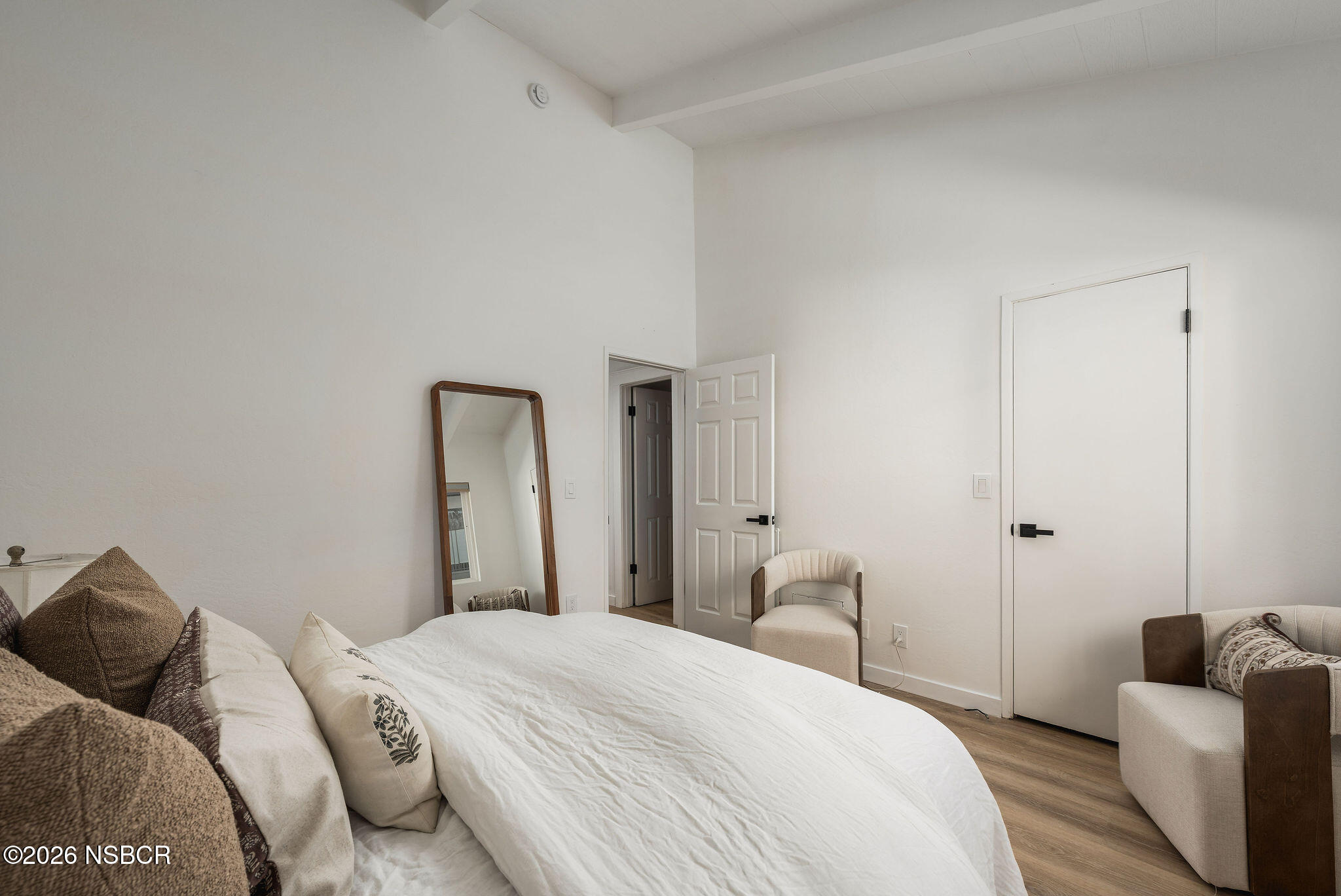 864 Highland Drive 6