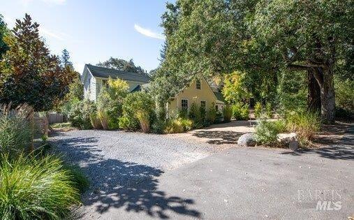 9 Murray Ln