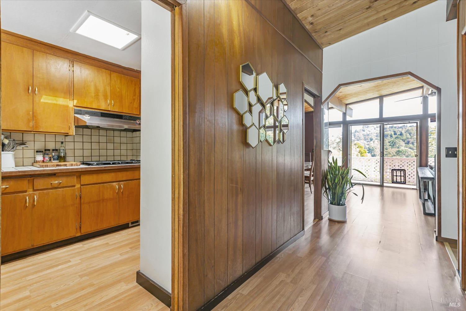 355 Corte Madera Ave