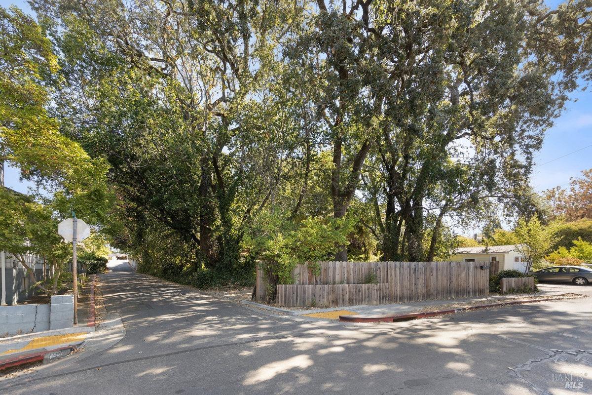 1566 San Anselmo Ave