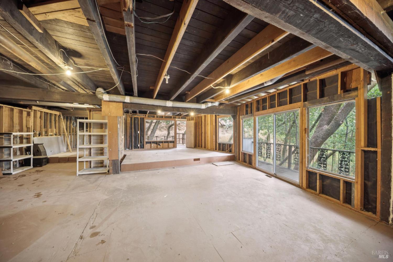 739 Redwood Rd