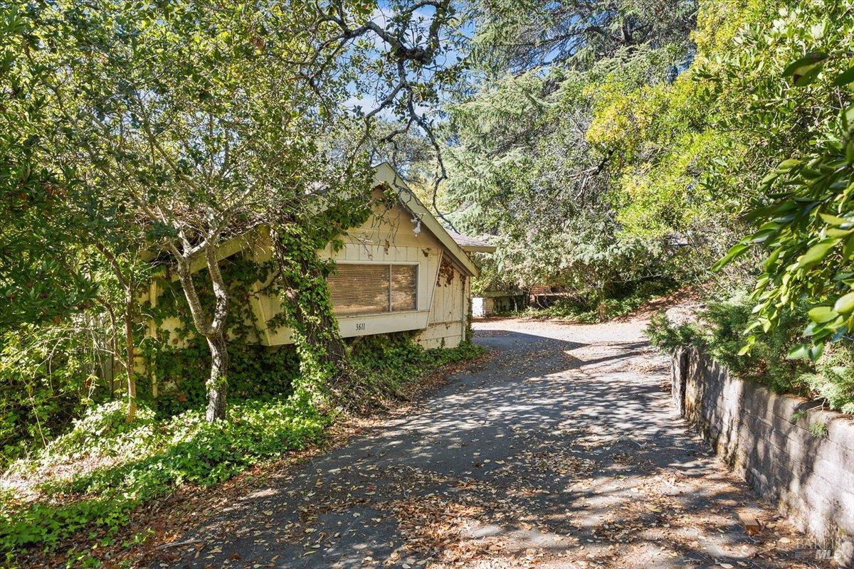 3611 Alta Vista Avenue