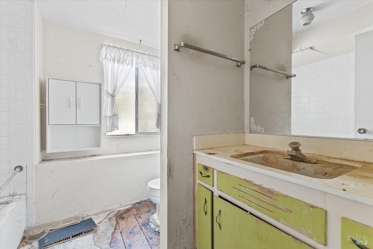 3611 Alta Vista Avenue