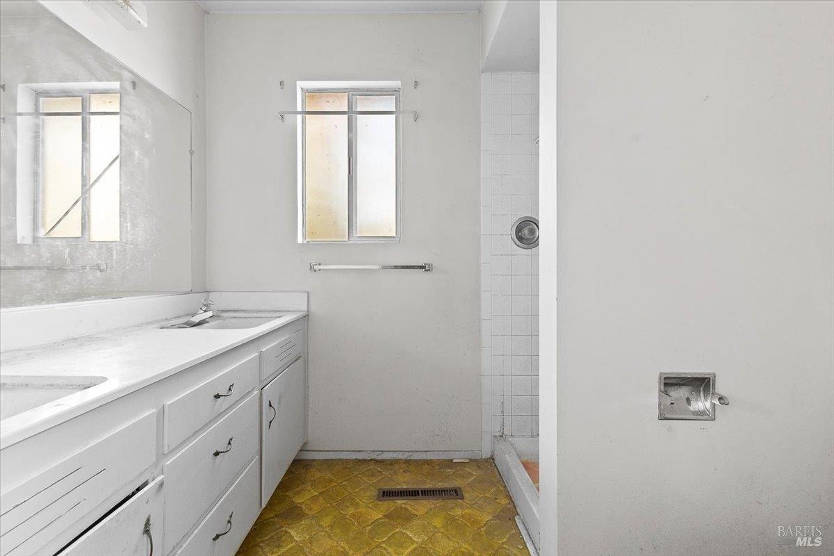 3611 Alta Vista Avenue