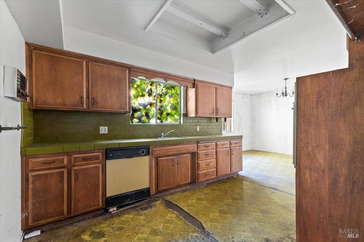 3611 Alta Vista Avenue