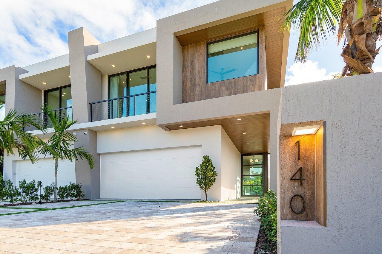140 NE Wavecrest Way Boca Raton Fl Us 33432 B26088116