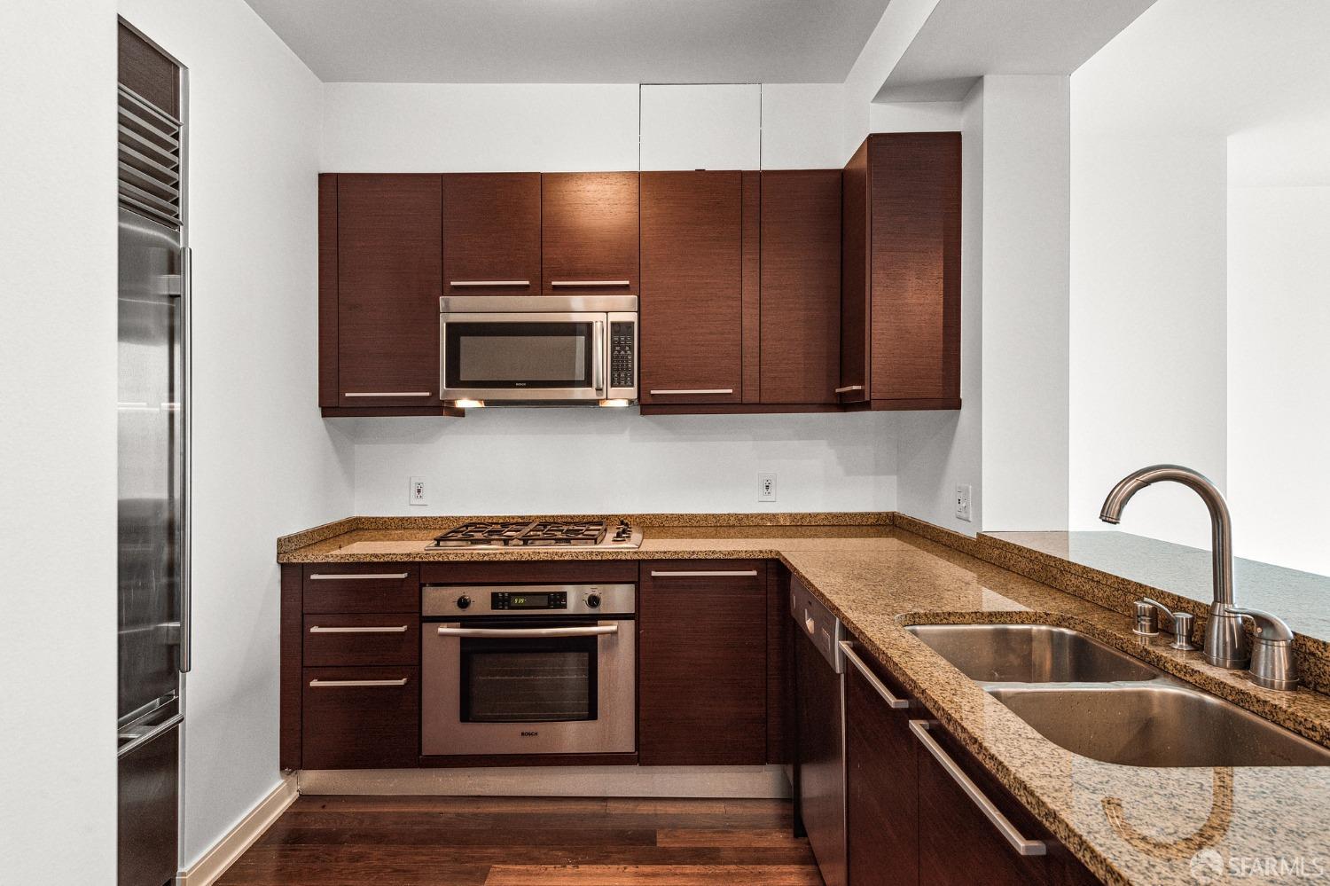 425 1st Street Unit: 1301