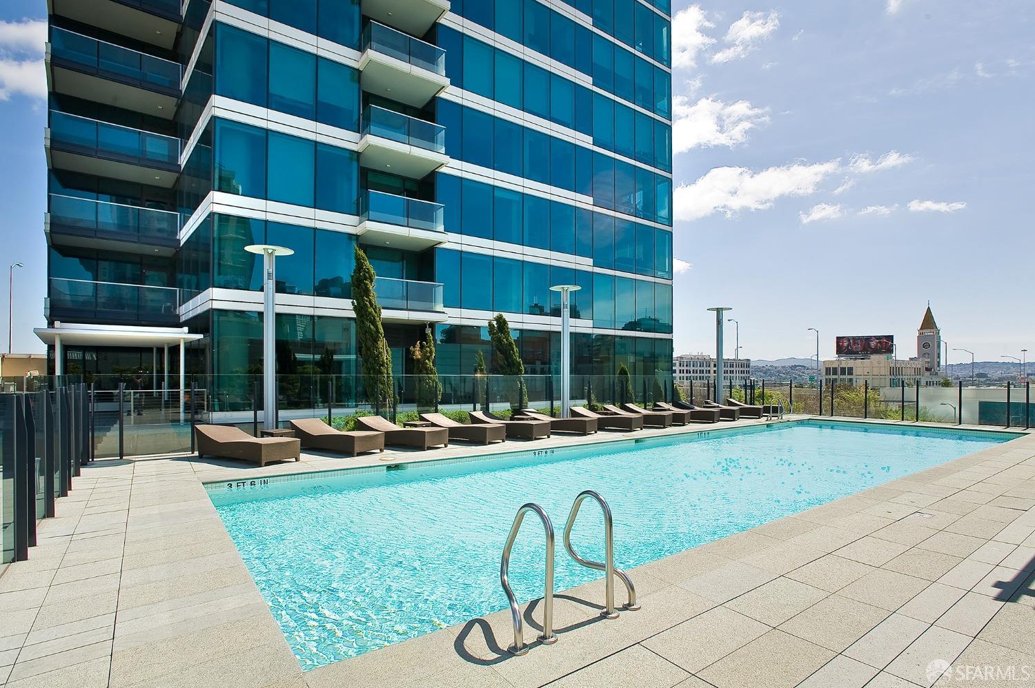 425 1st Street Unit: 1301