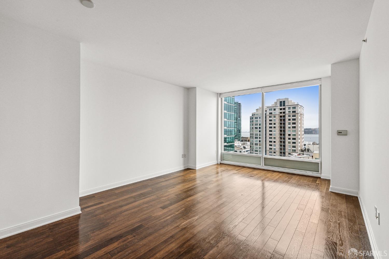 425 1st Street Unit: 1301