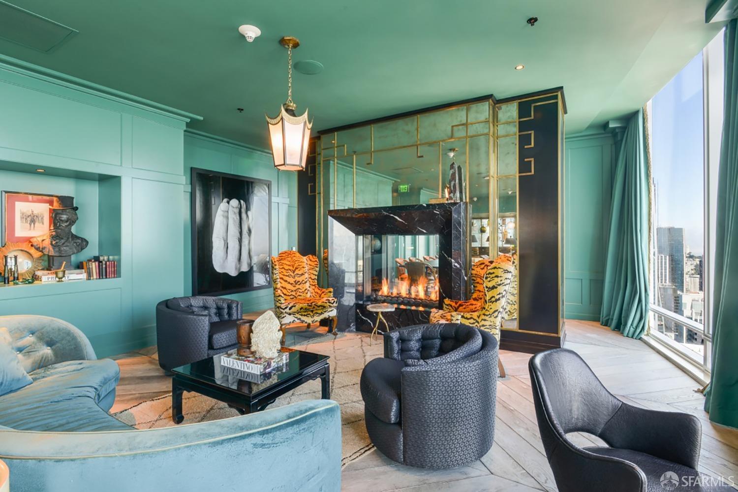 425 1st Street Unit: 1301