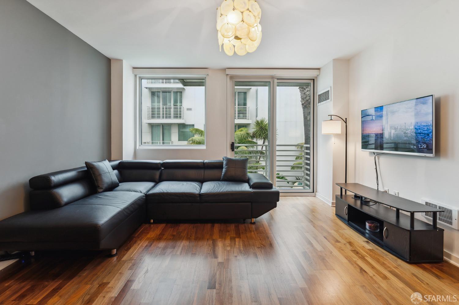 555 4th Street Unit: 514