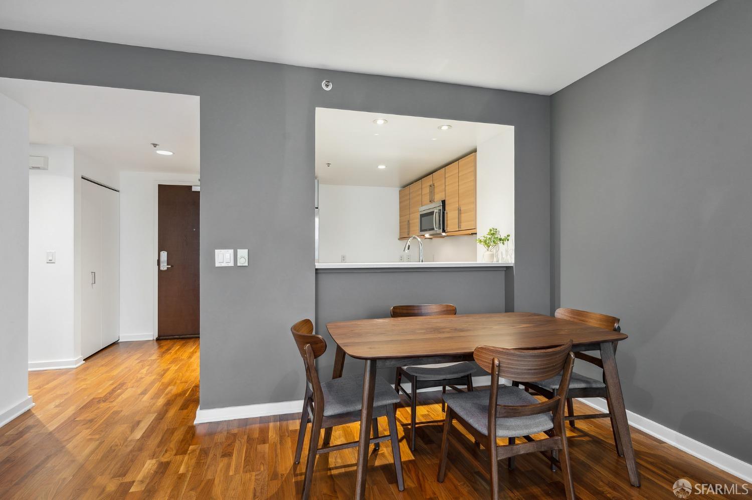 555 4th Street Unit: 514